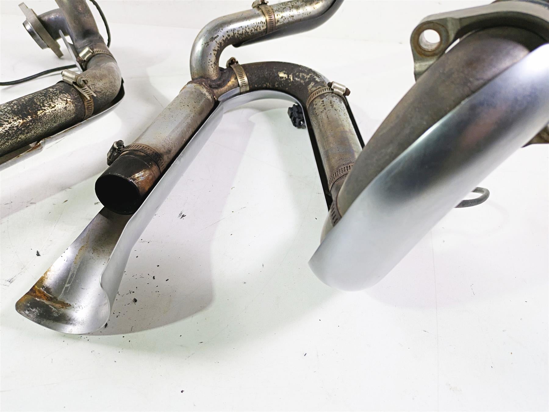 2013 Harley VRSCF Muscle Rod Stock Header Manifold Heatshield Set 65600069 {{ shop.shopifyCountryName }} - Mototech271
