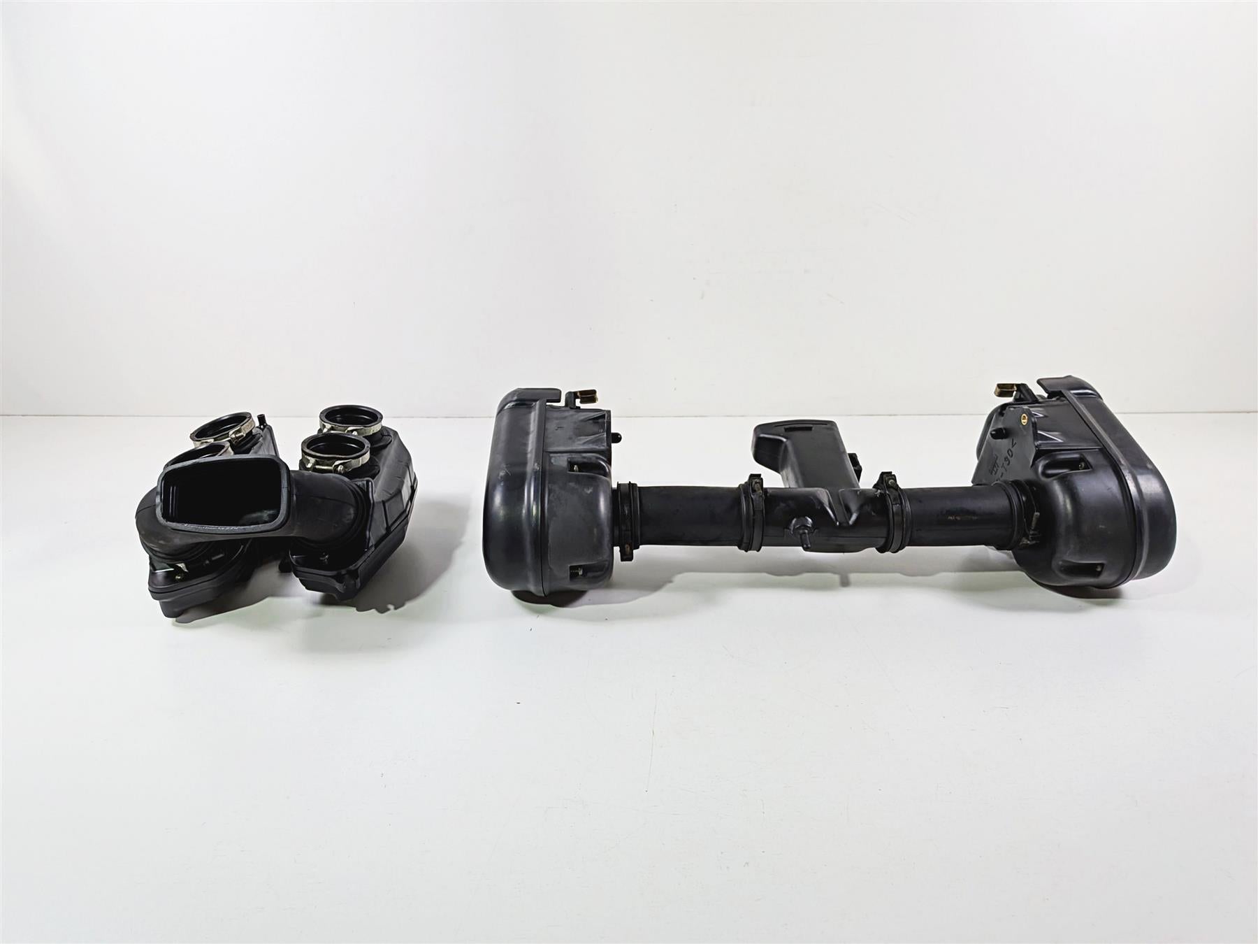 2006 Yamaha XVZ1300 Royal Star Left Right Air Box Breather 4XY-1442A {{ shop.shopifyCountryName }} - Mototech271