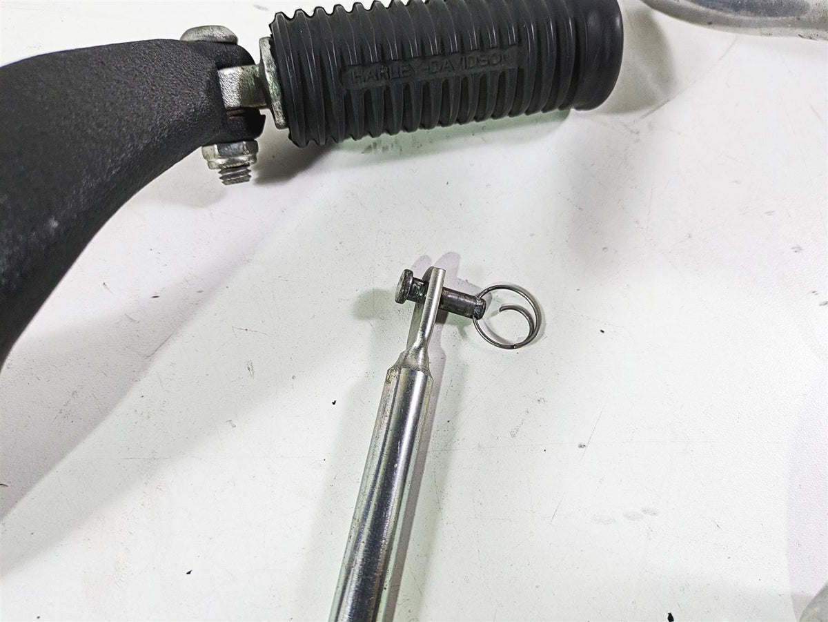 2017 Harley Dyna FXDB Street Bob Front Right Mid Footpeg & Brake Pedal 50666-07 {{ shop.shopifyCountryName }} - Mototech271