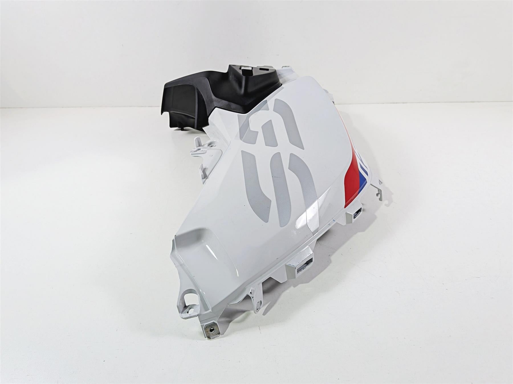 2019 BMW R1250GS K50 Left Main Tank Fairing Cover Read 46638563501 46638563503 {{ shop.shopifyCountryName }} - Mototech271