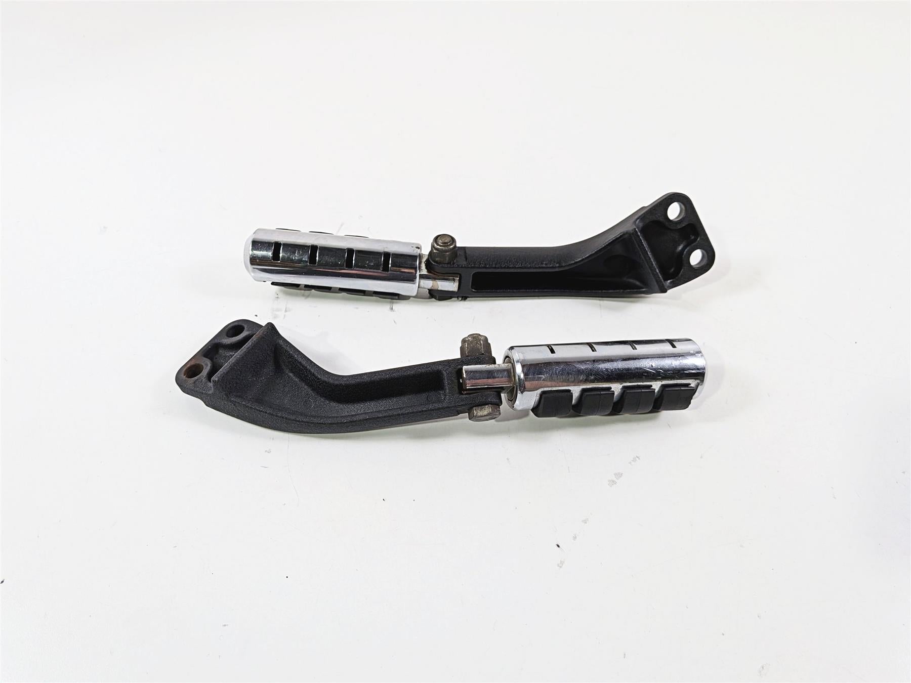 2007 Harley Dyna FXDB Street Bob Rear Passenger Footpeg Footrest Set {{ shop.shopifyCountryName }} - Mototech271