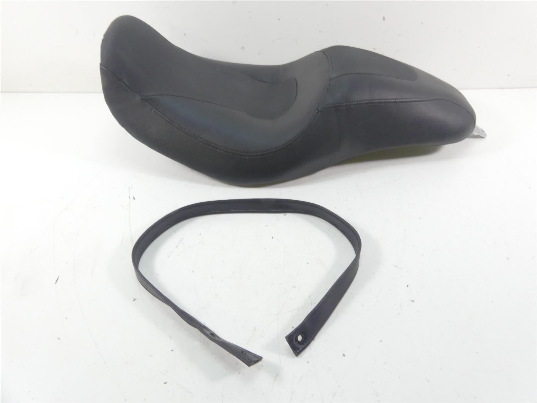 2009 Harley FXDF Dyna Fat Bob Nice Seat Saddle - No Tears 53108-08 {{ shop.shopifyCountryName }} - Mototech271
