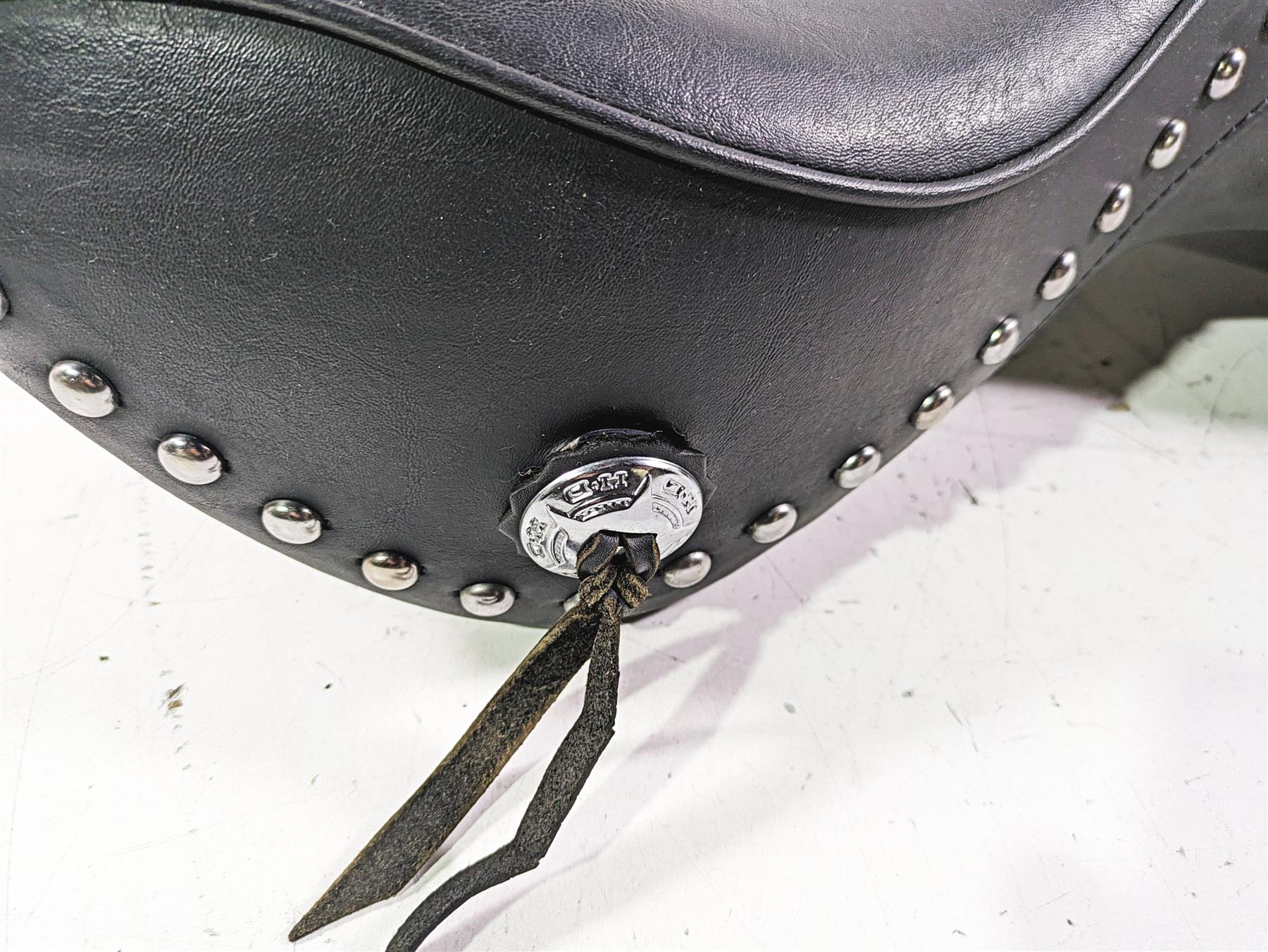 2002 Harley FLSTC Softail Heritage Studded Duo Seat Saddle {{ shop.shopifyCountryName }} - Mototech271