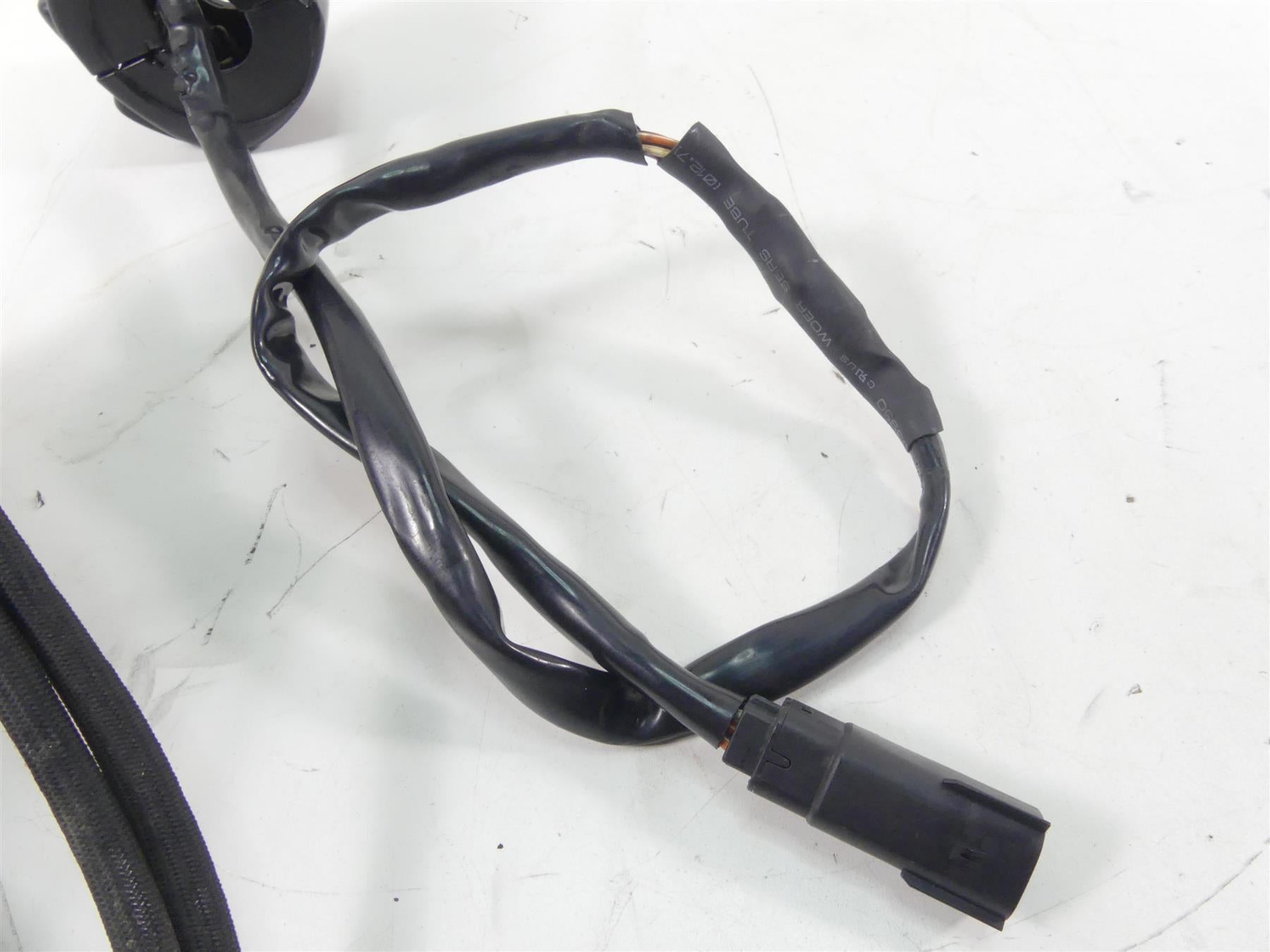 2009 Harley FXDL Dyna Low Rider Right Hand Throttle Control Switch 71684-06A {{ shop.shopifyCountryName }} - Mototech271