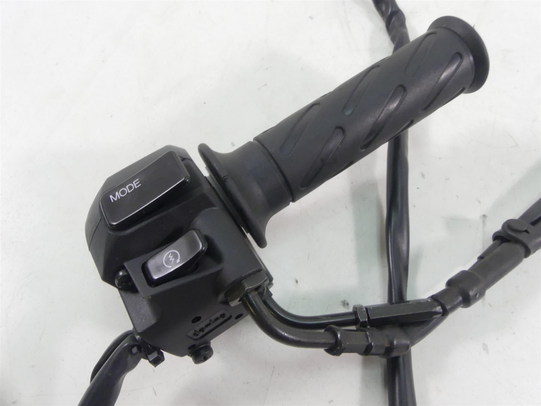 2019 Moto Guzzi V7 III Stone 750 Right Hand Start Control Switch 2D000308 {{ shop.shopifyCountryName }} - Mototech271
