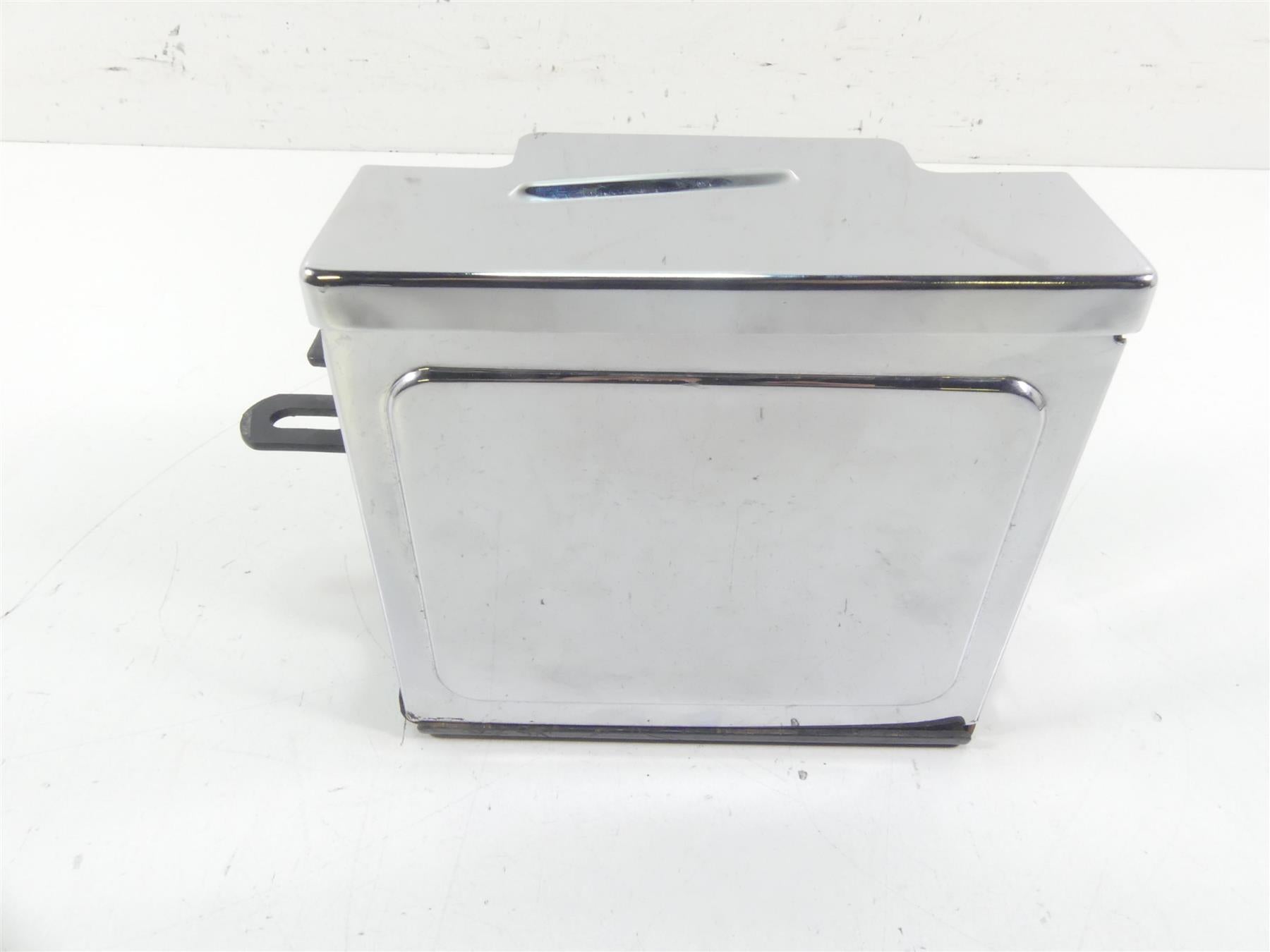 2004 Harley FXDWGI Dyna Wide Glide Battery Tray Box Holder Cover 66375-97 {{ shop.shopifyCountryName }} - Mototech271