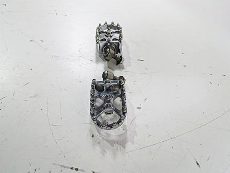2015 Harley FXDL Dyna Low Rider FLO Grip Stunt Footpeg Rest Set FP-800V2 {{ shop.shopifyCountryName }} - Mototech271