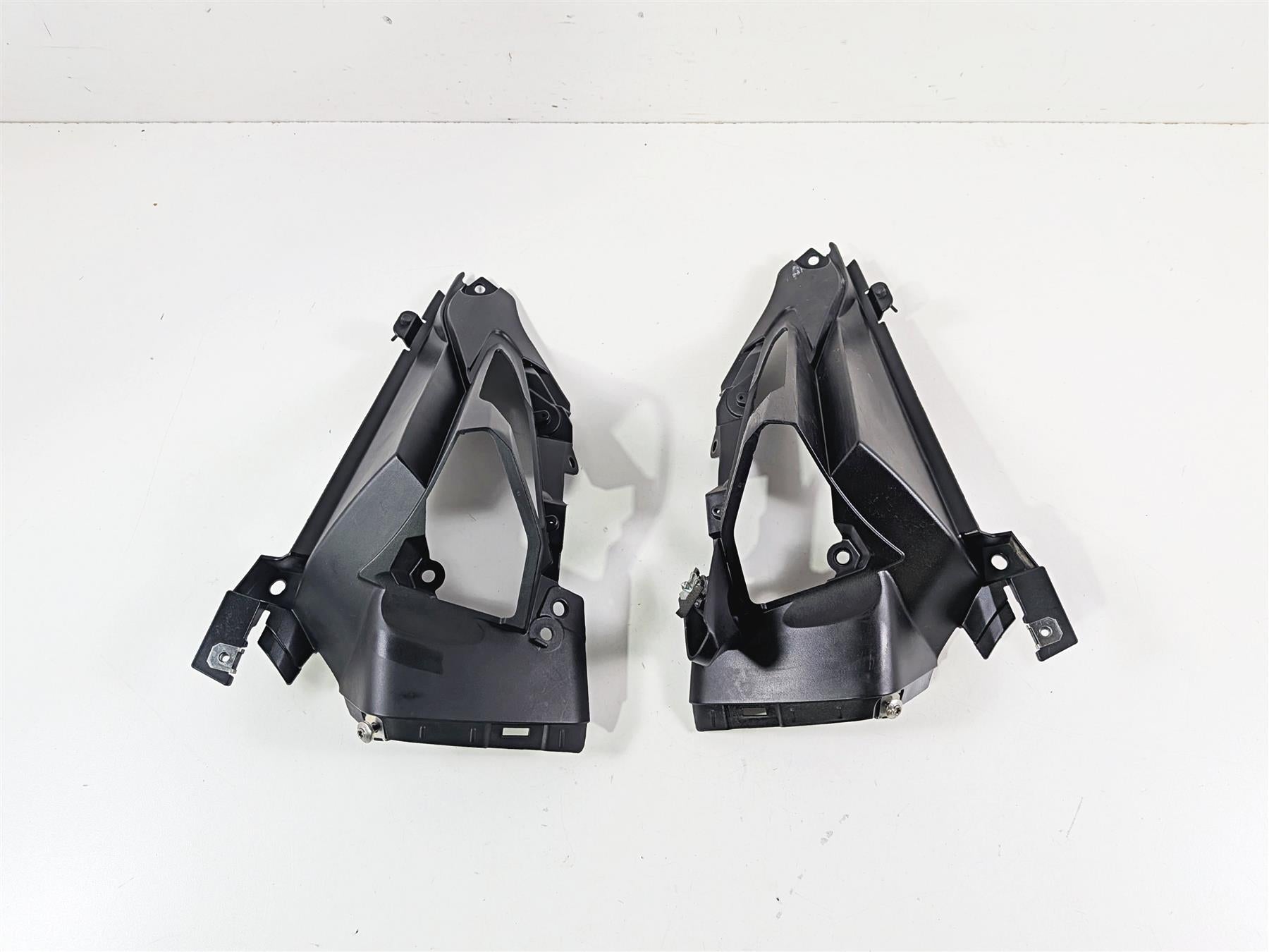 2016 BMW R1200RT RT RTW K52 Blinker Turn Signal Cover Fairings 46637728815 {{ shop.shopifyCountryName }} - Mototech271
