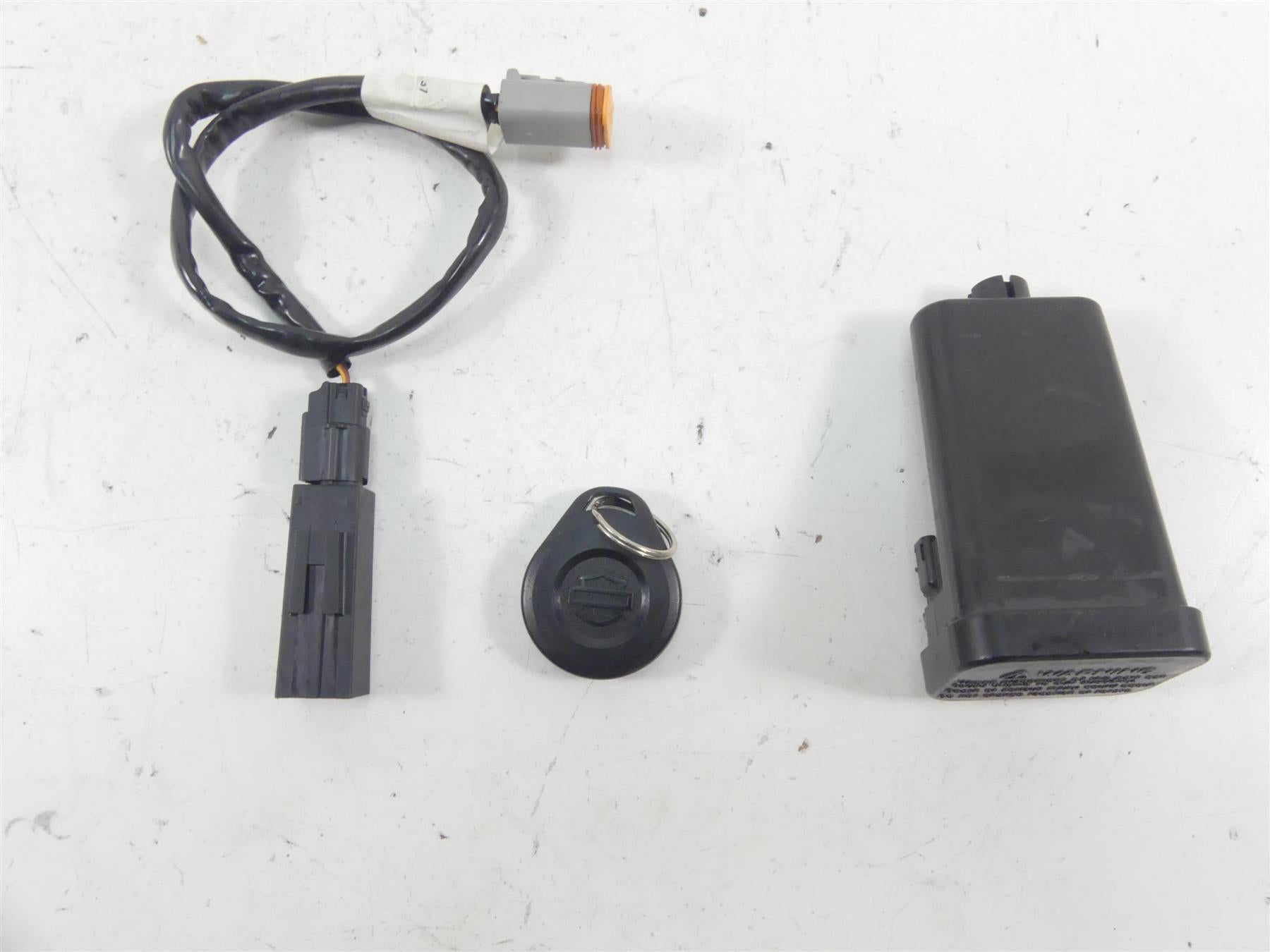 2012 Harley VRSCF Muscle Rod Tssm Turn Signal Security Module + Fob Key 69976-08 {{ shop.shopifyCountryName }} - Mototech271