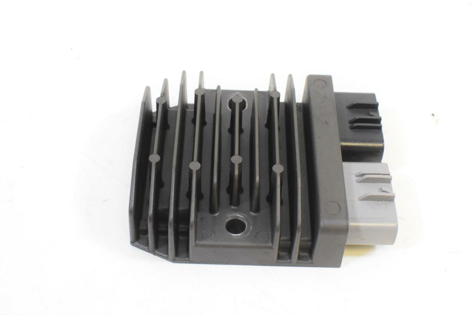2014 Yamaha XT1200 ES Super Tenere Rectifier Voltage Regulator 1D7-81960-01-00 {{ shop.shopifyCountryName }} - Mototech271