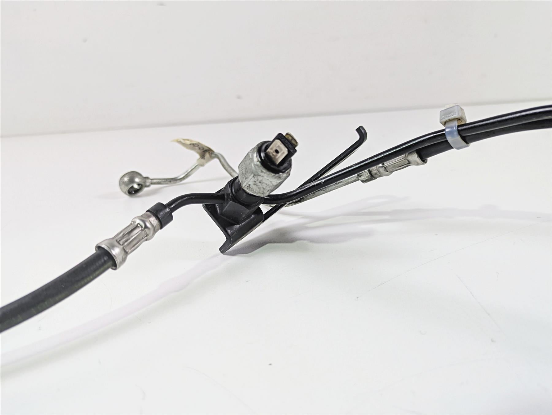 2010 Harley Touring FLHXSE CVO Street Glide Rear Abs Brake Line Set 40610-09 {{ shop.shopifyCountryName }} - Mototech271
