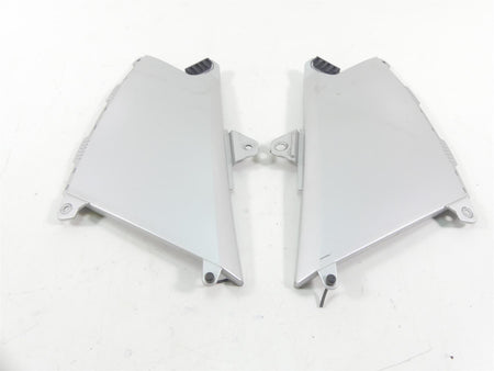 2009 BMW R1200GS K25 Left Right Between Leg Side Cover Fairing Set 46637693433 {{ shop.shopifyCountryName }} - Mototech271