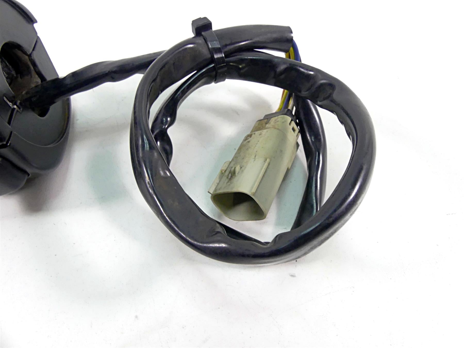 2009 Harley XR1200 Sportster Left Hand Lights Horn Control Switch 71682-06A {{ shop.shopifyCountryName }} - Mototech271
