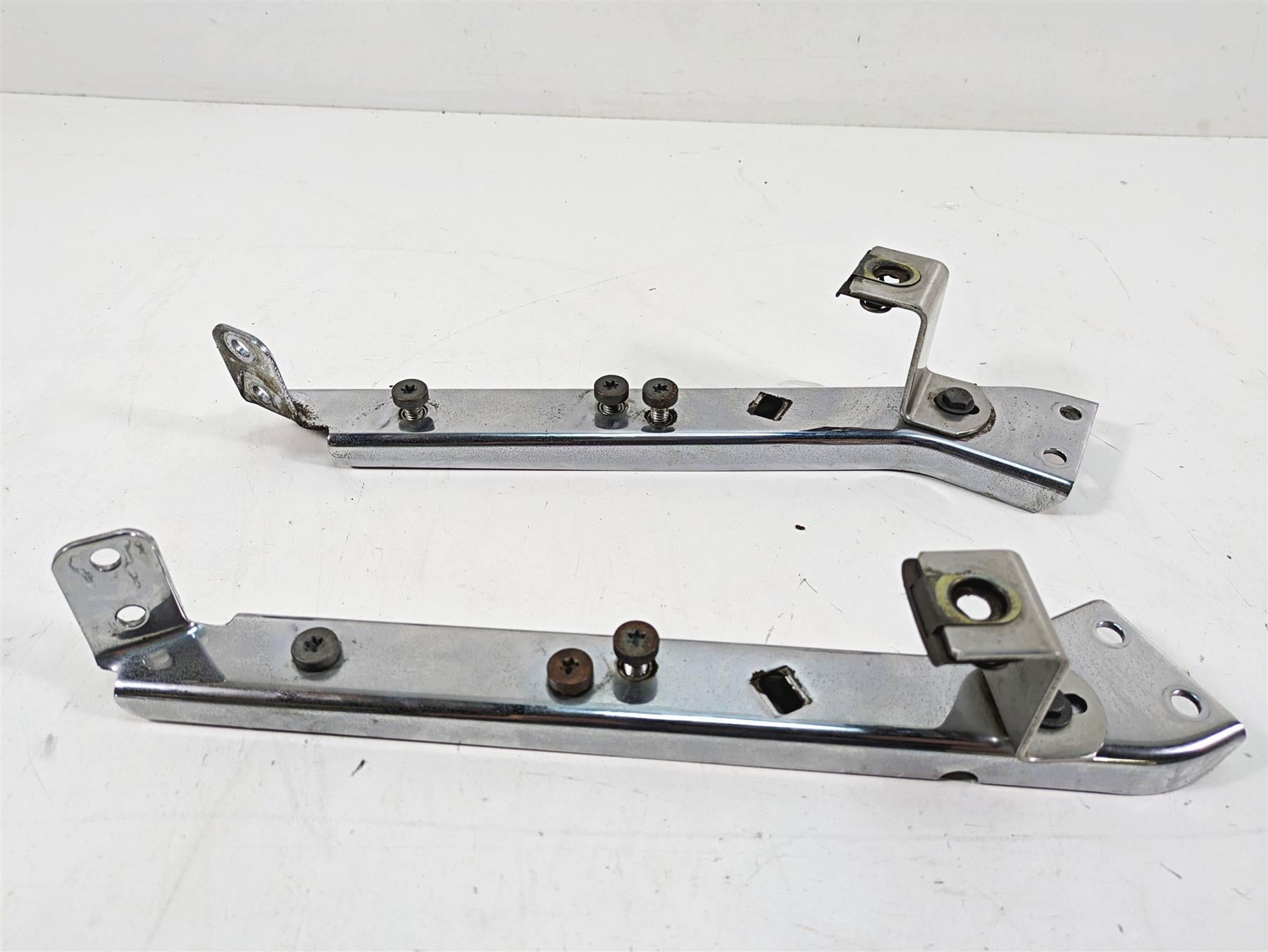 2005 Harley Touring FLHTCUI Electra Glide Saddlebag Support Mount Set 90718-79C {{ shop.shopifyCountryName }} - Mototech271
