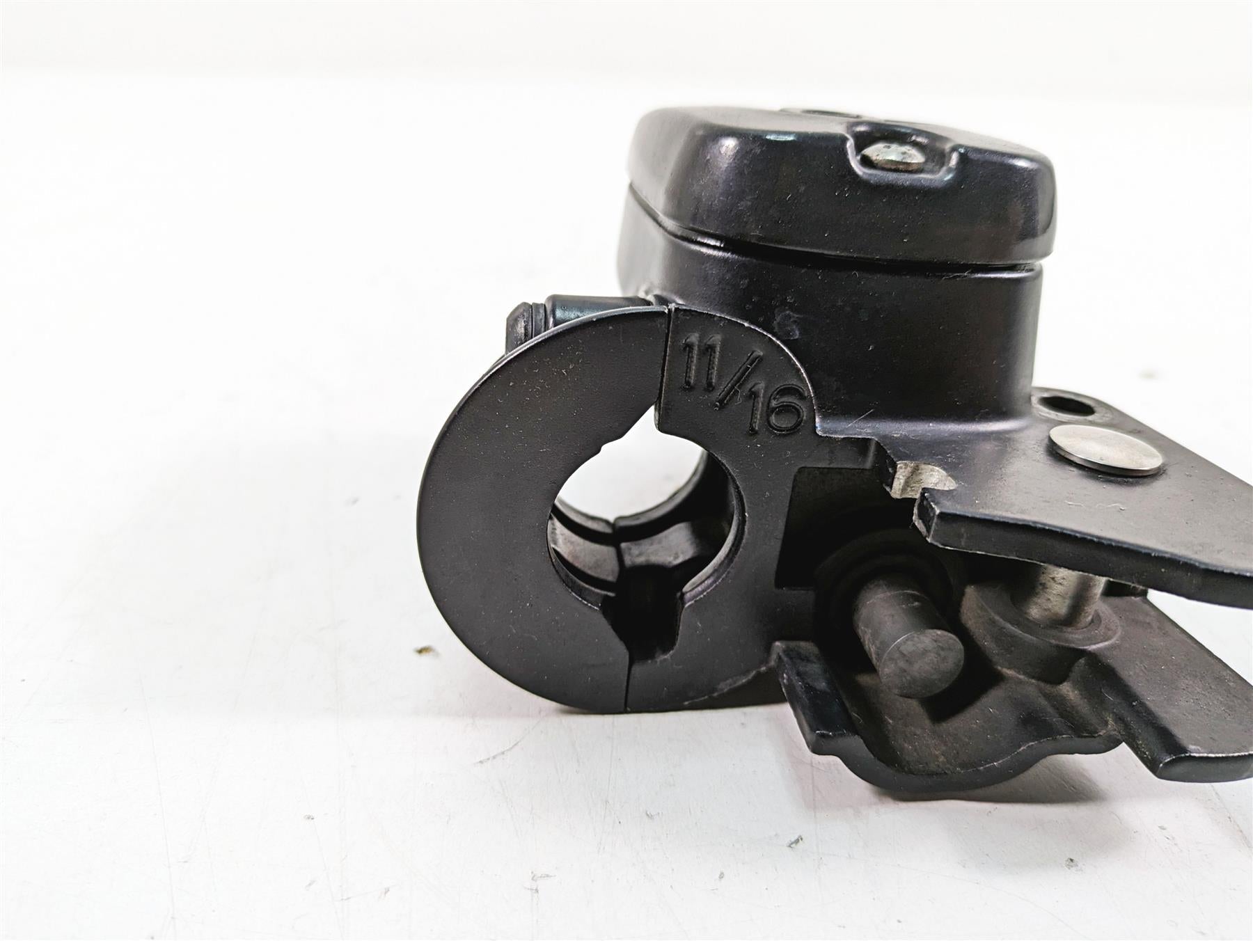 2015 Harley FXDL Dyna Low Rider Front Brake Master Cylinder 11/16" 45170-08F {{ shop.shopifyCountryName }} - Mototech271