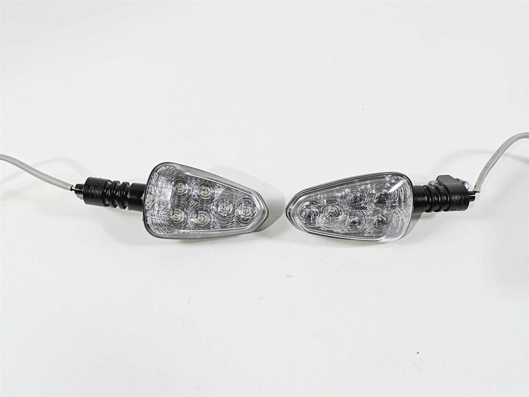 2024 Triumph Tiger 900 GT Rear Blinker Turn Signal Set T2707333 {{ shop.shopifyCountryName }} - Mototech271