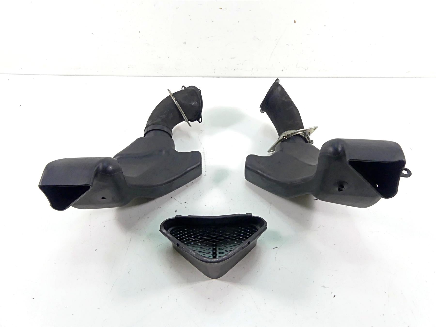 2010 Kawasaki ZX1400 ZX14 R Ninja Front Air Ram & Center Duct Set 14073-0099