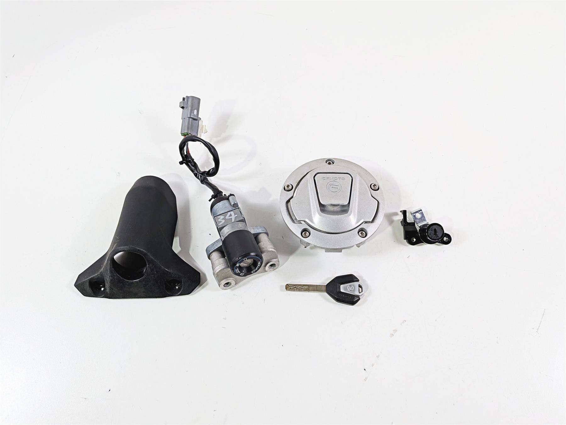 2025 CFMoto 450 SS Ignition Switch Key Lock Set Gas Cap 6AQV-011000-1002 {{ shop.shopifyCountryName }} - Mototech271