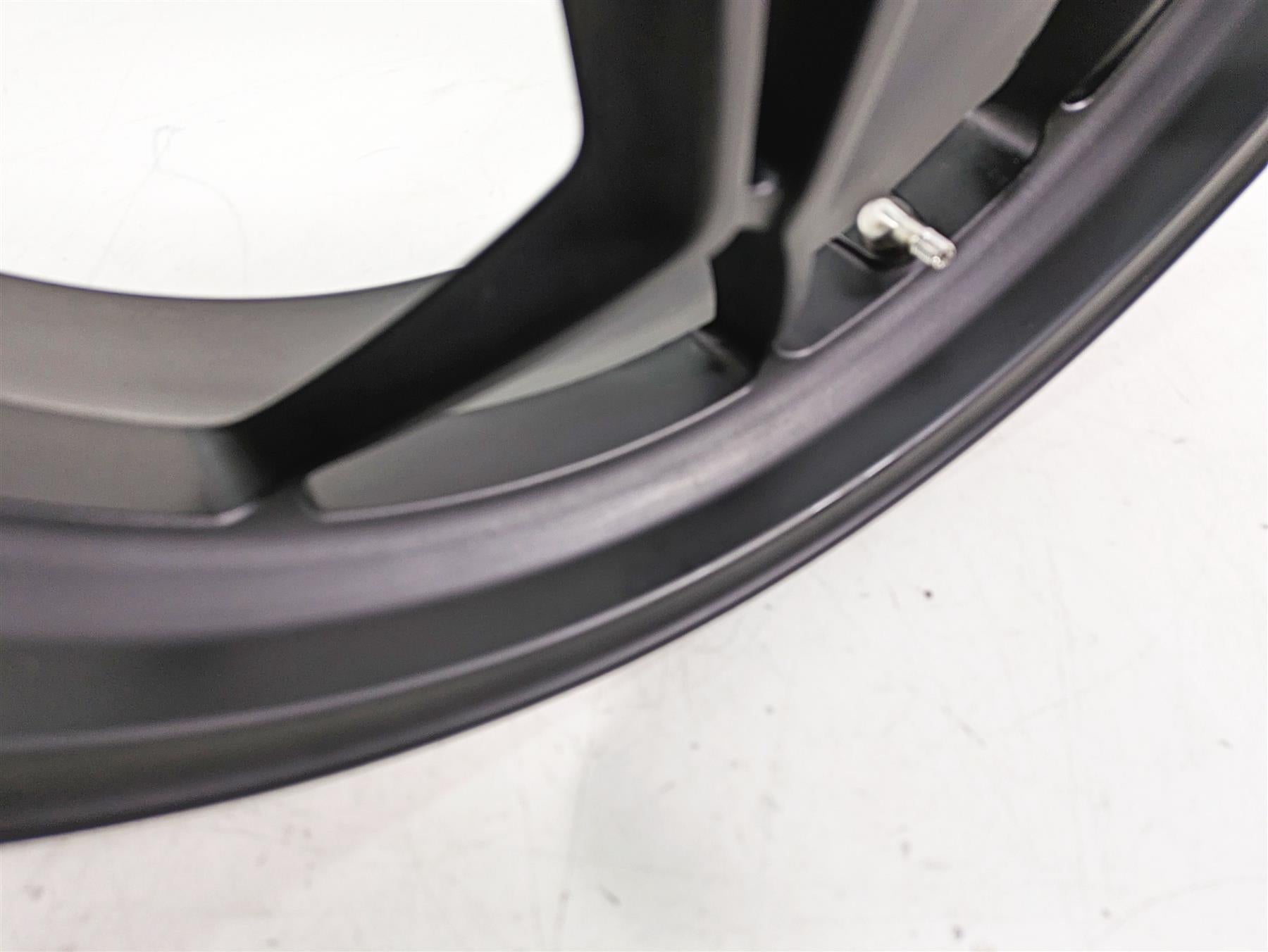 2013 MV Agusta F3 675 ERA Straight 17x5.5 Rear Wheel Rim 80A0B4444 {{ shop.shopifyCountryName }} - Mototech271