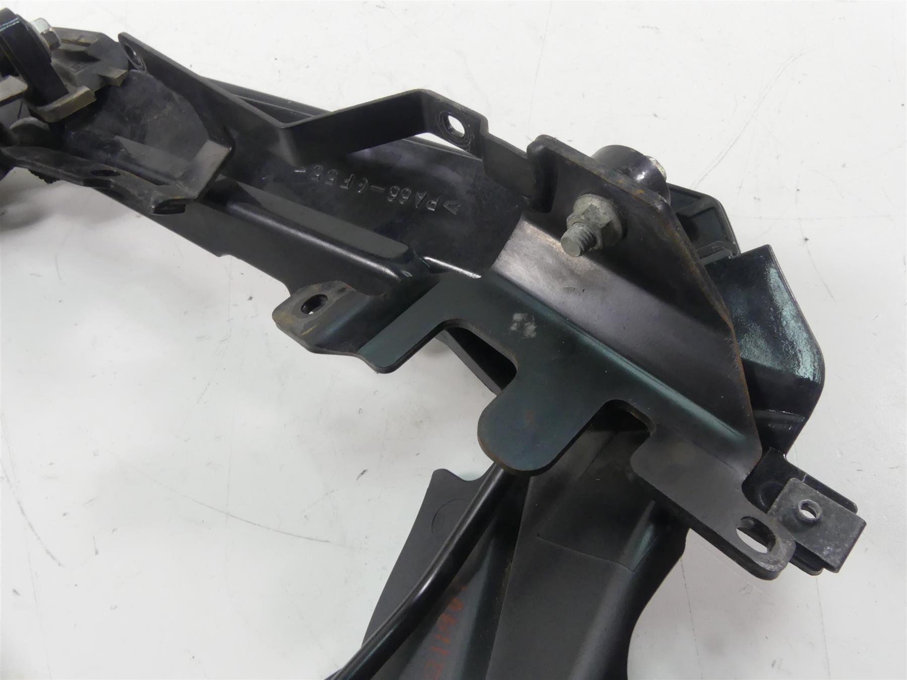 2007 Yamaha FZ1 Fazer Rear Passenger Grab Handle Fairing Cover 3C3-24773-00 {{ shop.shopifyCountryName }} - Mototech271