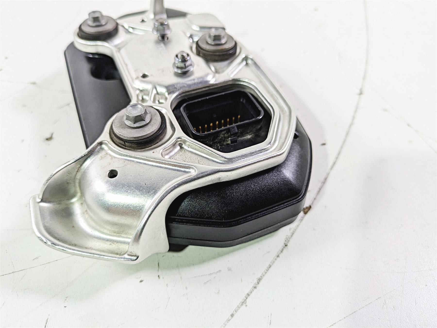 2019 Triumph Speed Triple RS 1050 Speedometer Dash Instrument 25K Tft T2508462 {{ shop.shopifyCountryName }} - Mototech271