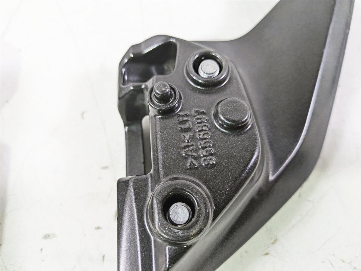 2023 BMW G310R K03 Rear Passenger Grab Handle Set 46541542581 46541542582 {{ shop.shopifyCountryName }} - Mototech271