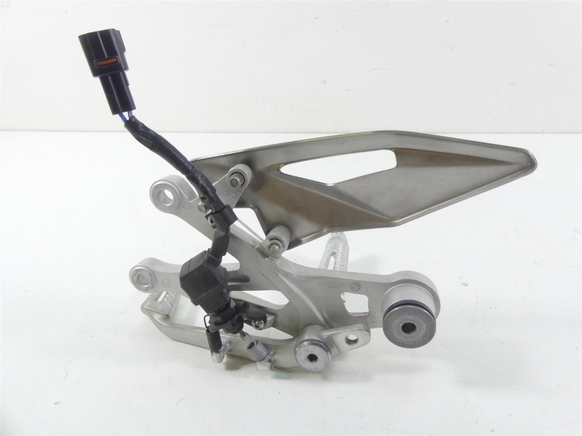 2018 Triumph Street Triple 765RS Right Rider Footpeg & Brake Pedal T2081464 {{ shop.shopifyCountryName }} - Mototech271