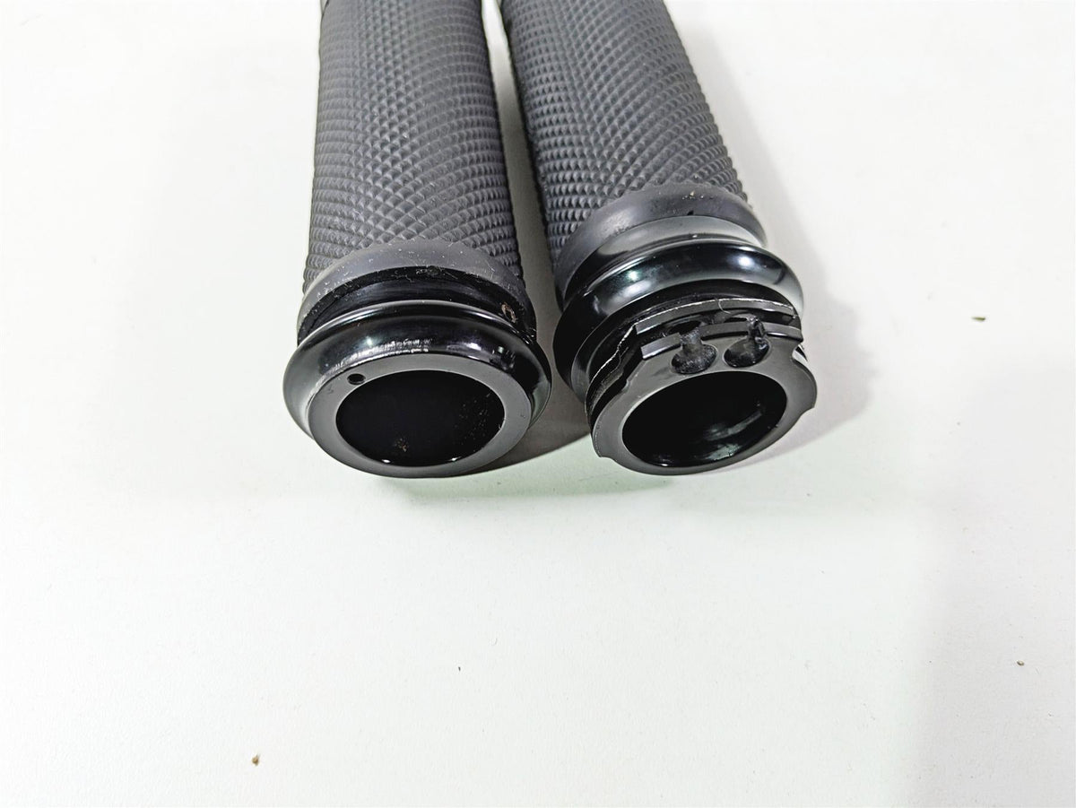 2011 Harley FXDC Dyna Super Glide Performance Machine Apex Grips 0063-2043-BM {{ shop.shopifyCountryName }} - Mototech271