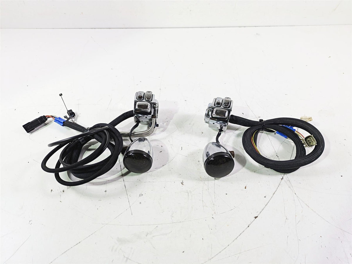2007 Harley FXDWG Dyna Wide Glide Chrome Control Switch Blinker Set 71682-06A {{ shop.shopifyCountryName }} - Mototech271