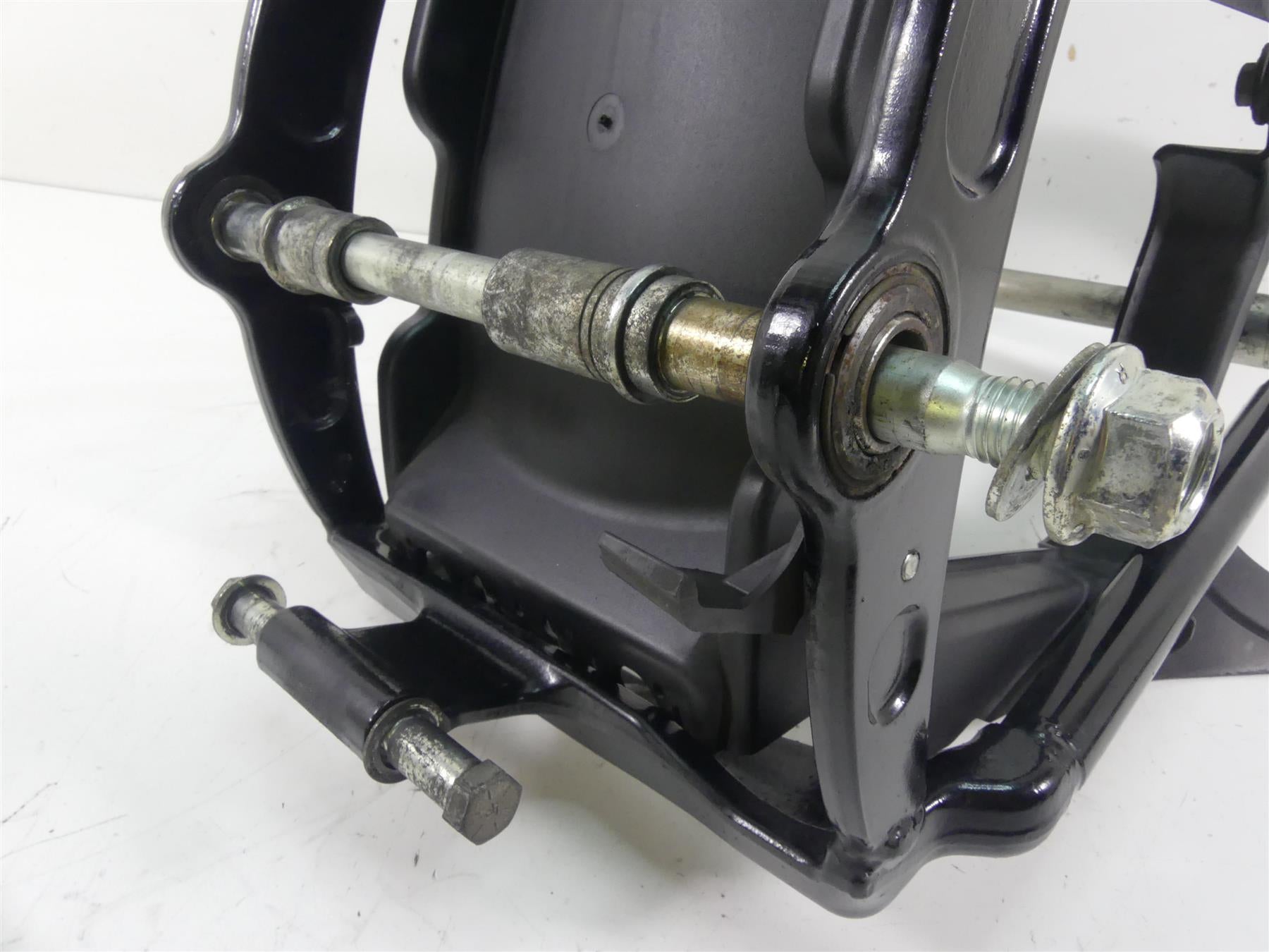 2008 Harley Softail FXSTB Night Train Rear Swing Arm Swing Arm 25mm Axl 47573-11 {{ shop.shopifyCountryName }} - Mototech271