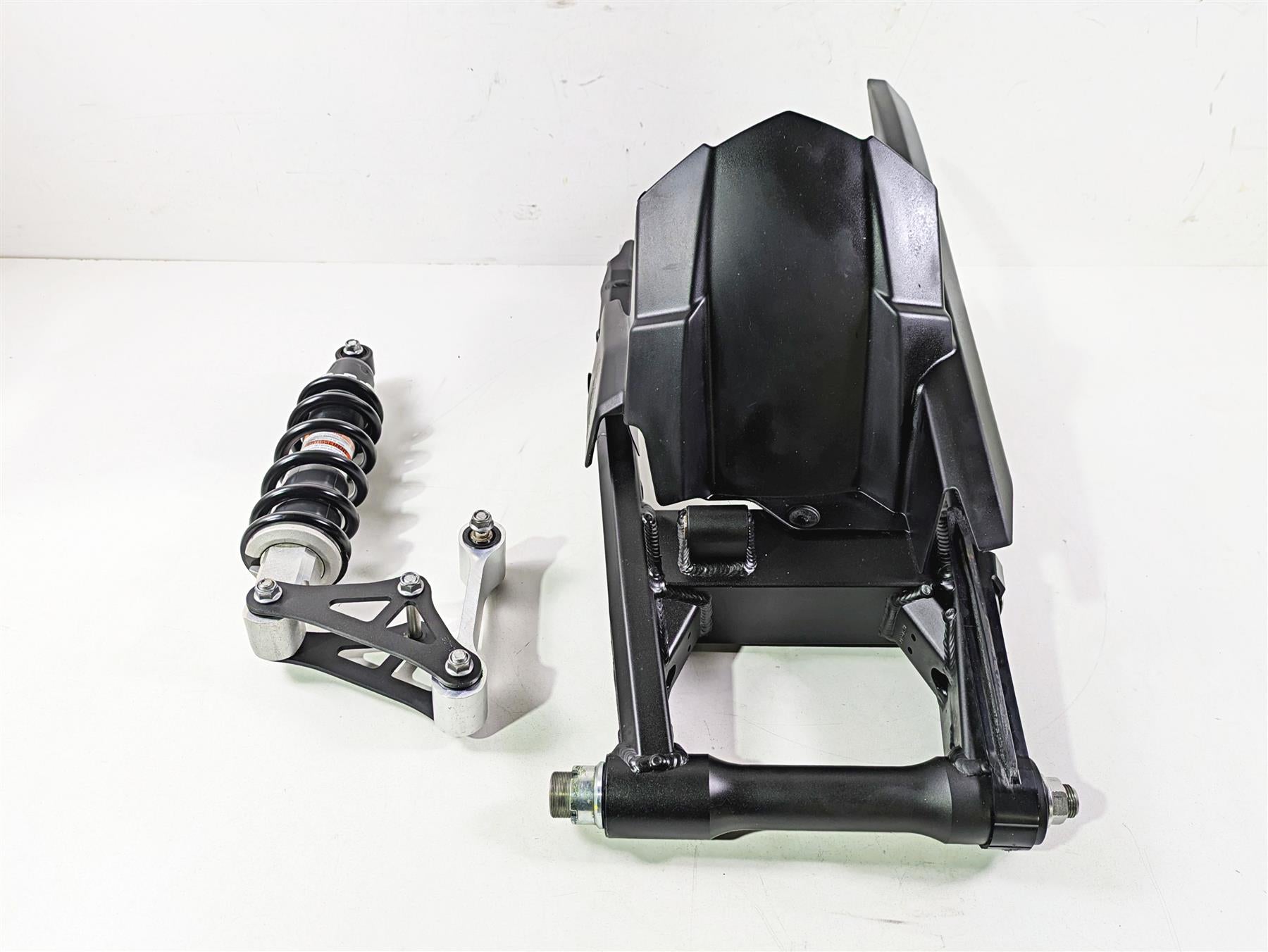 2021 Kawasaki Z900 ZR900 Swingarm + Shock & Linkage Set 33001-0732
