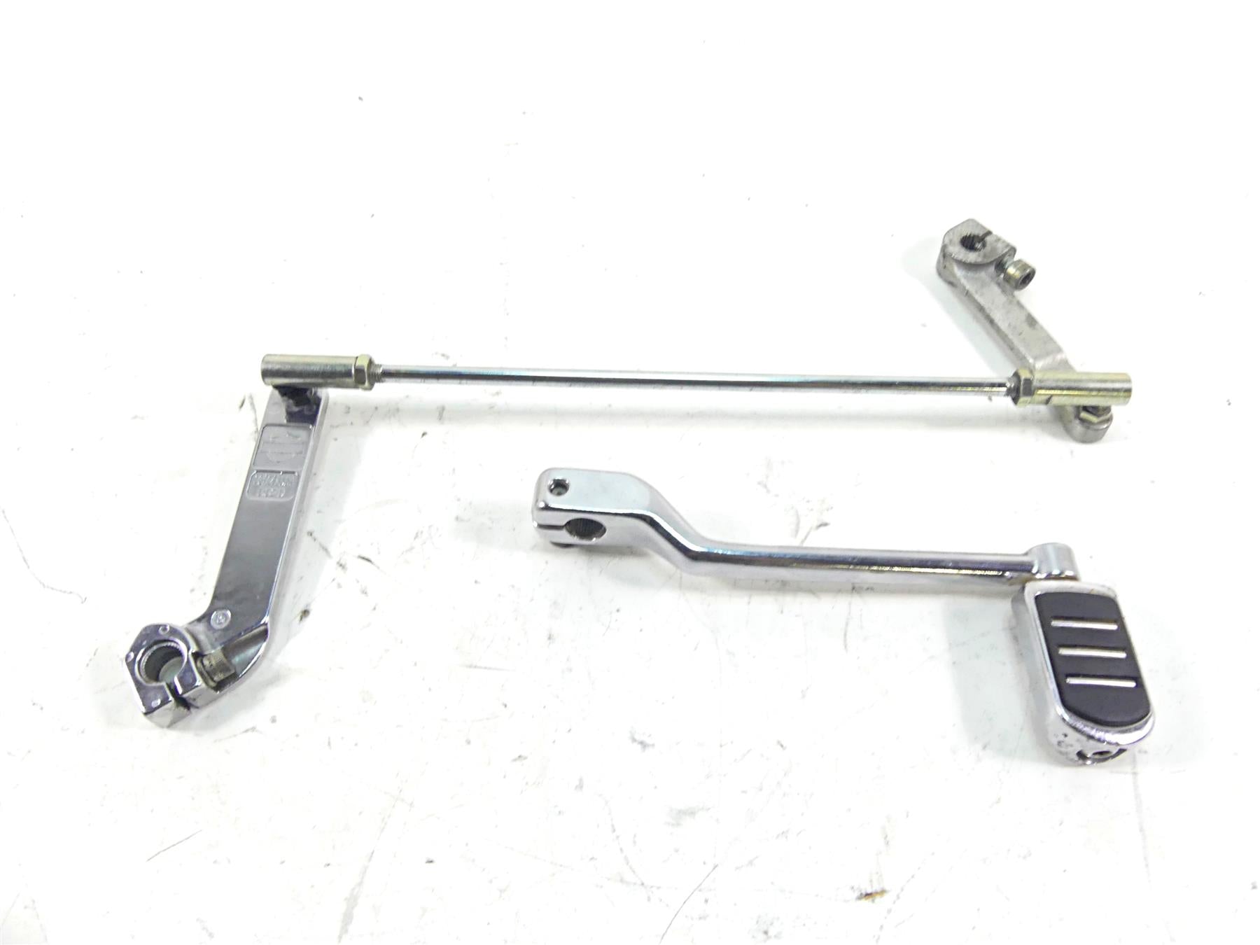 2008 Harley Touring FLHX Street Glide Shifter Shift Lever Pedal & Links 33895-82 {{ shop.shopifyCountryName }} - Mototech271