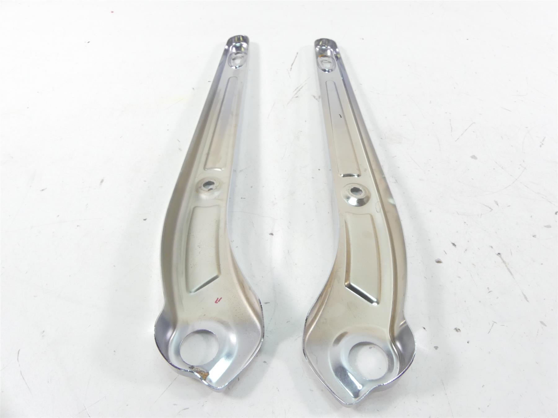 2014 Harley FXDL Dyna Low Rider Rear Fender Struts Braces 57300024 57300026 {{ shop.shopifyCountryName }} - Mototech271