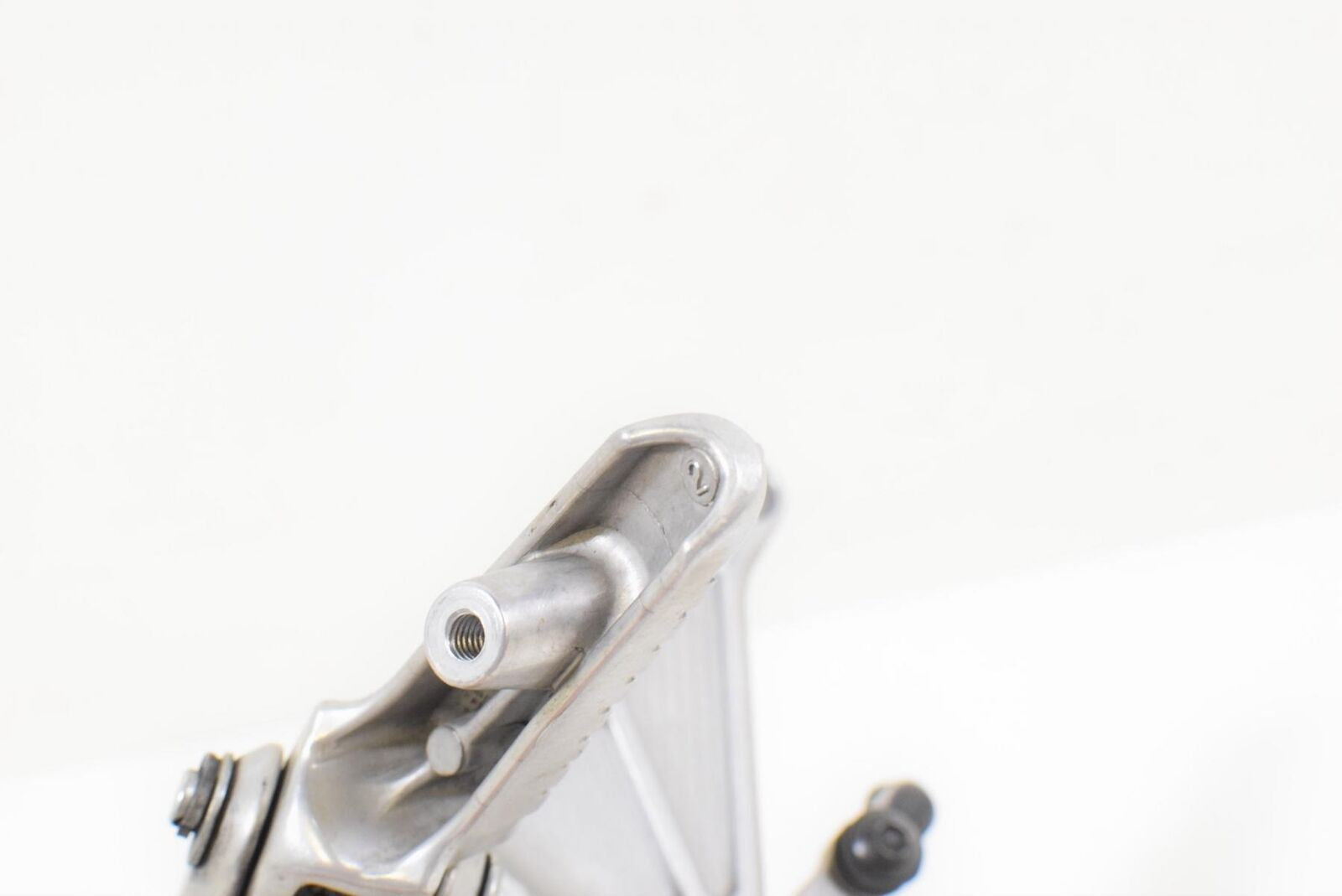 2004 Honda CBR1000RR CBR1000 RR Right Rider Footpeg Foot Peg Rest 50600-MEL-000 {{ shop.shopifyCountryName }} - Mototech271