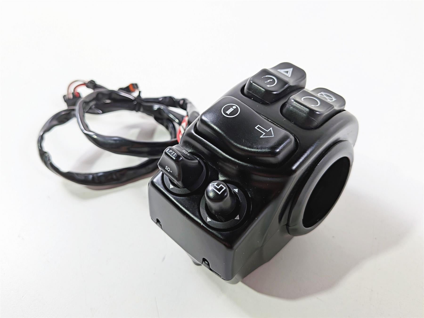 2014 Harley Touring FLHTK Electra Glide Right Hand Ptt Control Switch 71500130C-Mototech271