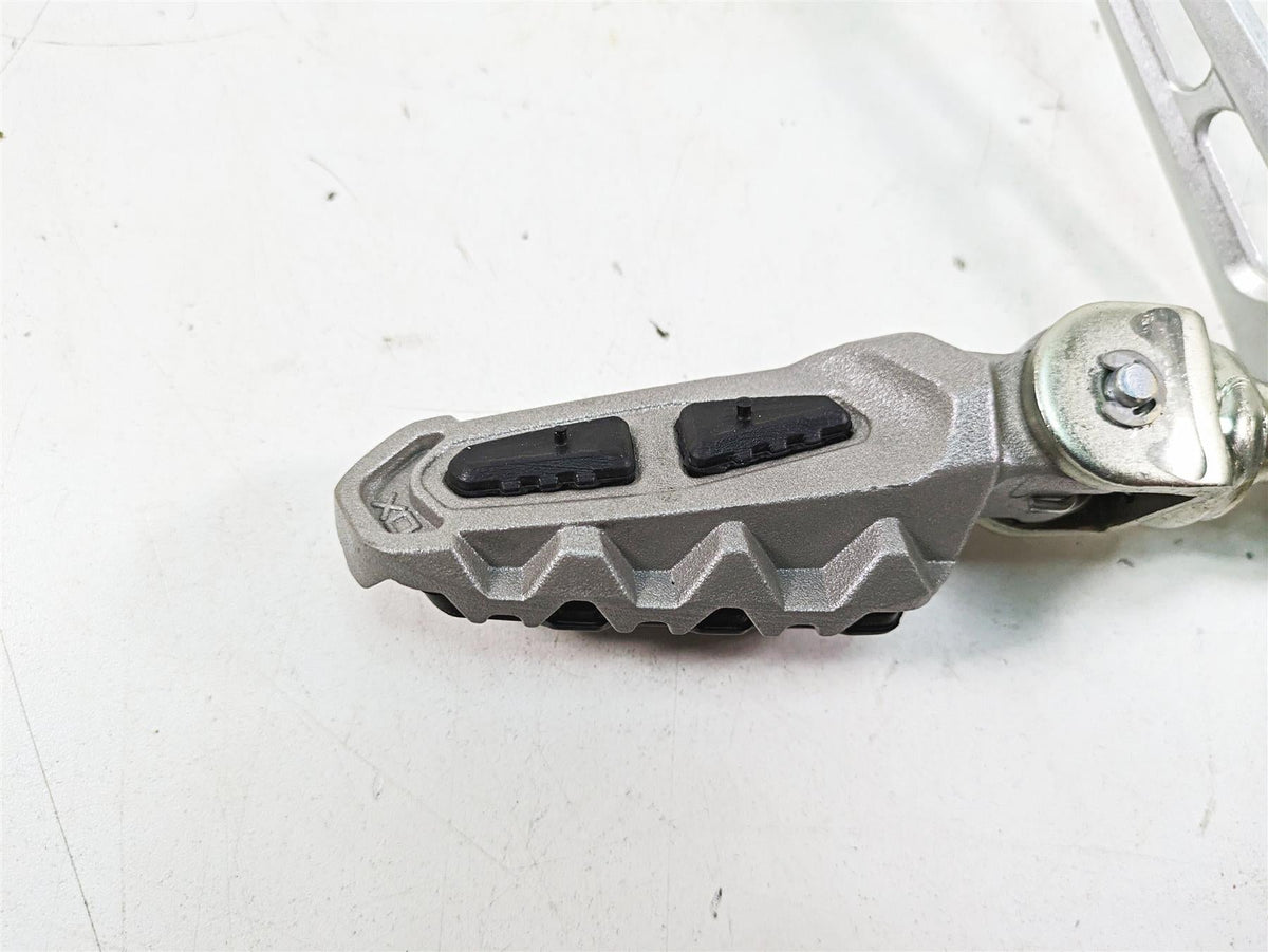 2020 Ducati Scrambler 1100 Sport Pro Right Footpeg & Brake Pedal 45721002AA {{ shop.shopifyCountryName }} - Mototech271