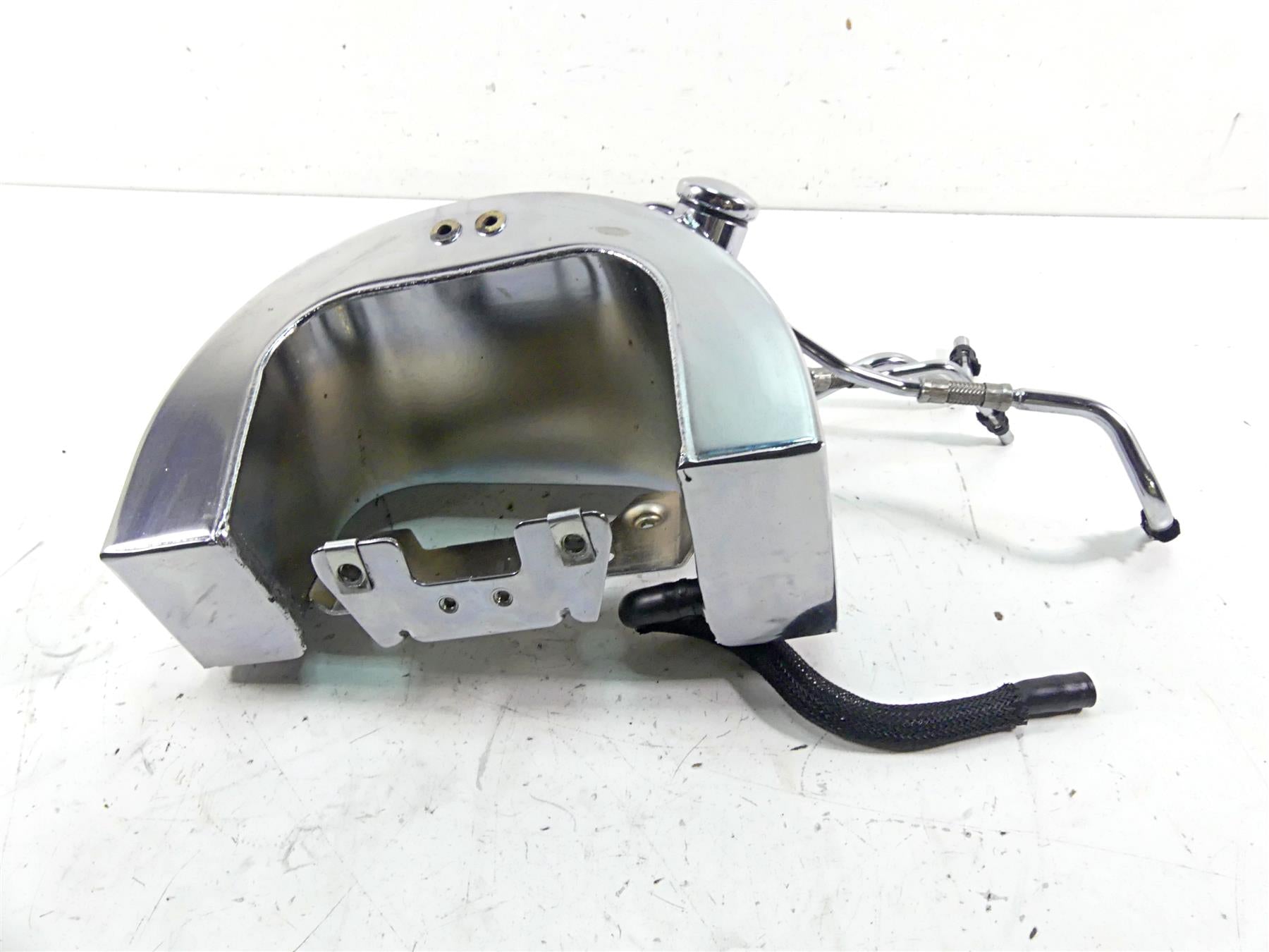 2011 Harley Softail FLSTF Fat Boy Nice Oil Tank Reservoir Hoses Set 62498-00A {{ shop.shopifyCountryName }} - Mototech271