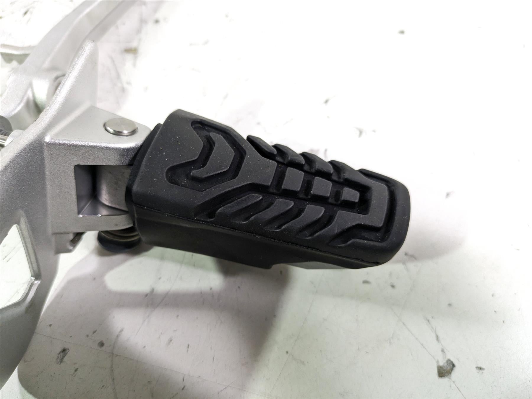 2022 BMW R1250 RT K052 Right Front Footpeg & Brake Pedal Set 35218534746 {{ shop.shopifyCountryName }} - Mototech271