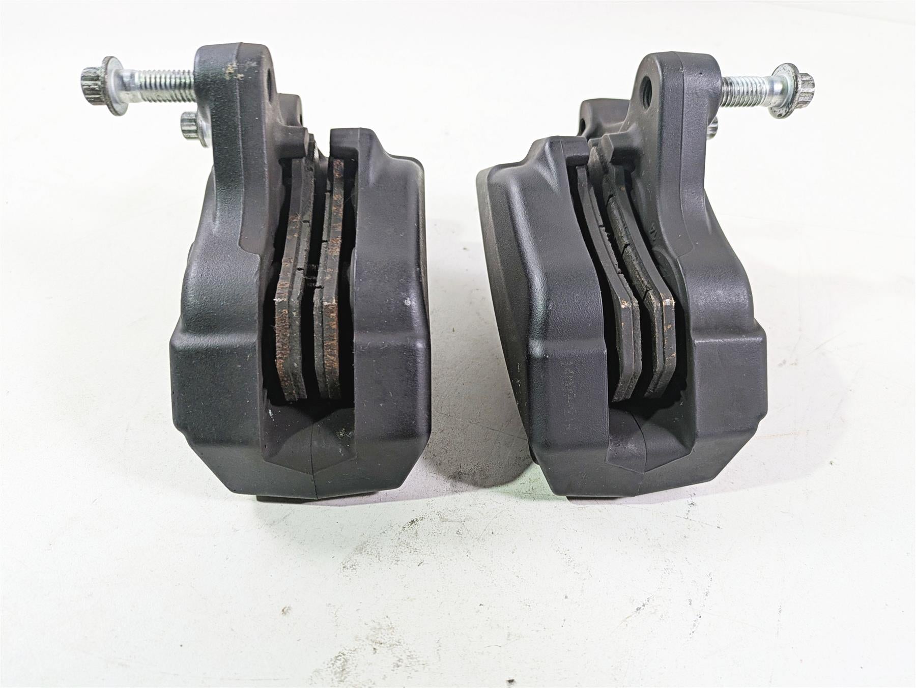 2015 Harley Touring FLHTKL Electra Glide Front Brake Caliper Set 43027-08 {{ shop.shopifyCountryName }} - Mototech271