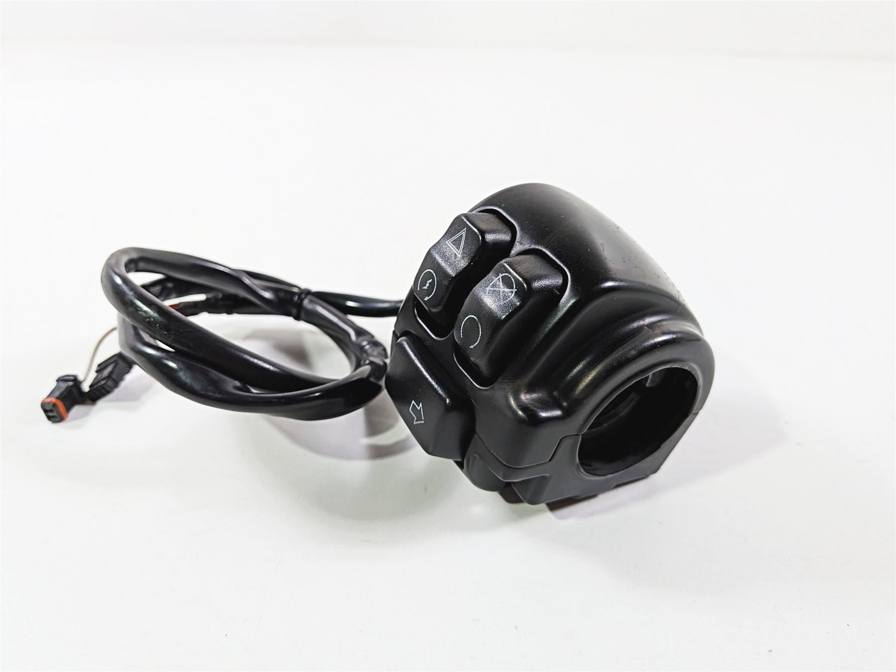 2022 Harley Softail FXLRST Low Rider Right Hand Control Switch -Read 71500462A {{ shop.shopifyCountryName }} - Mototech271