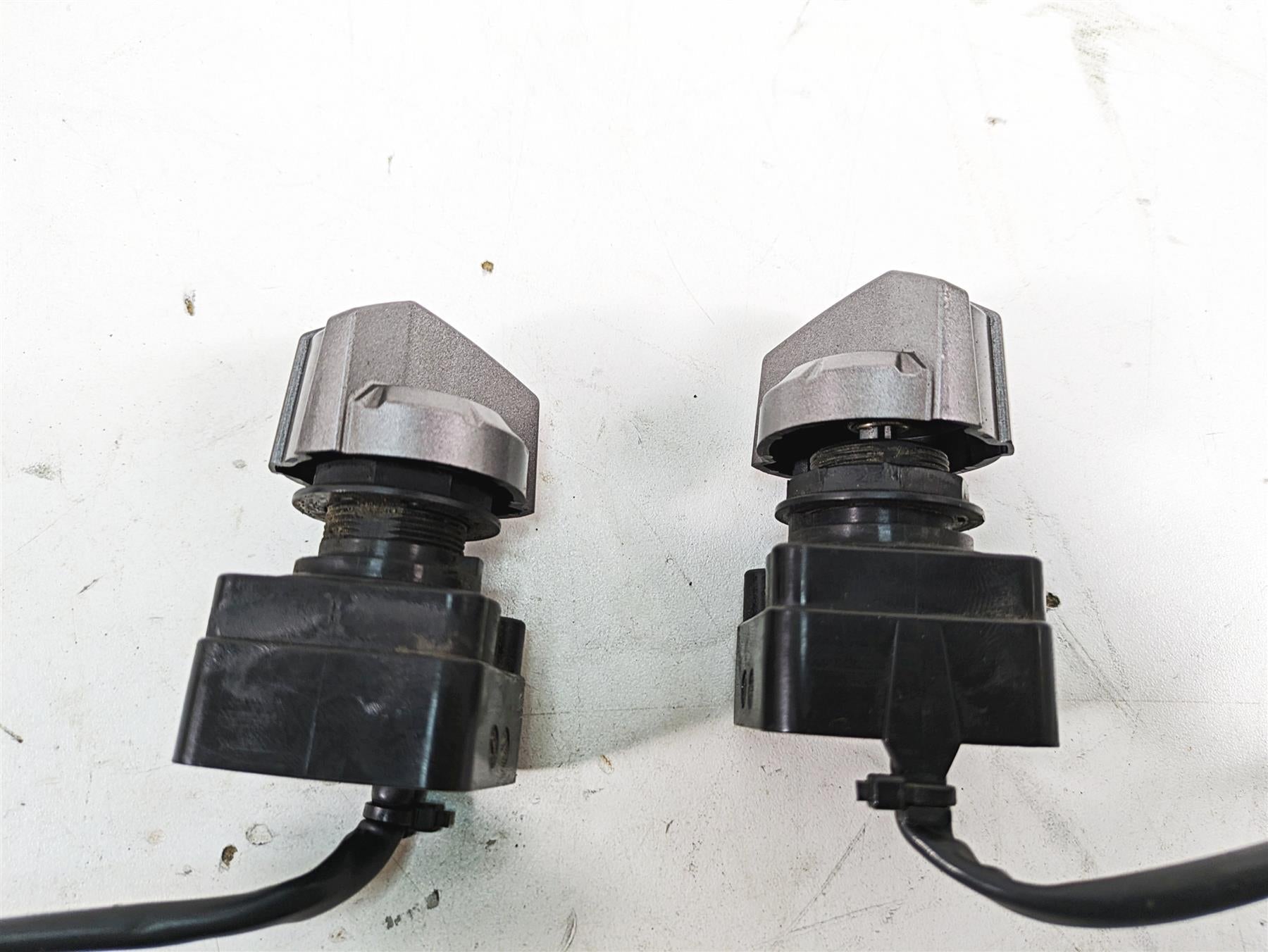 2019 Yamaha YXZ1000 R EPS SS SE Light Awd 4wd Switch Set 2HC-82526-00-00 {{ shop.shopifyCountryName }} - Mototech271