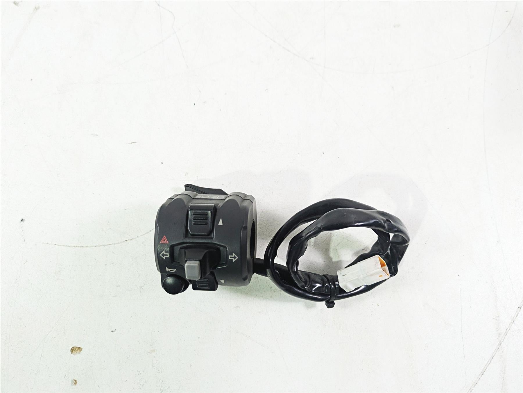 2015 Ducati Hypermotard 821 SP Left Hand Turn Signal Control Switch 65110141A {{ shop.shopifyCountryName }} - Mototech271