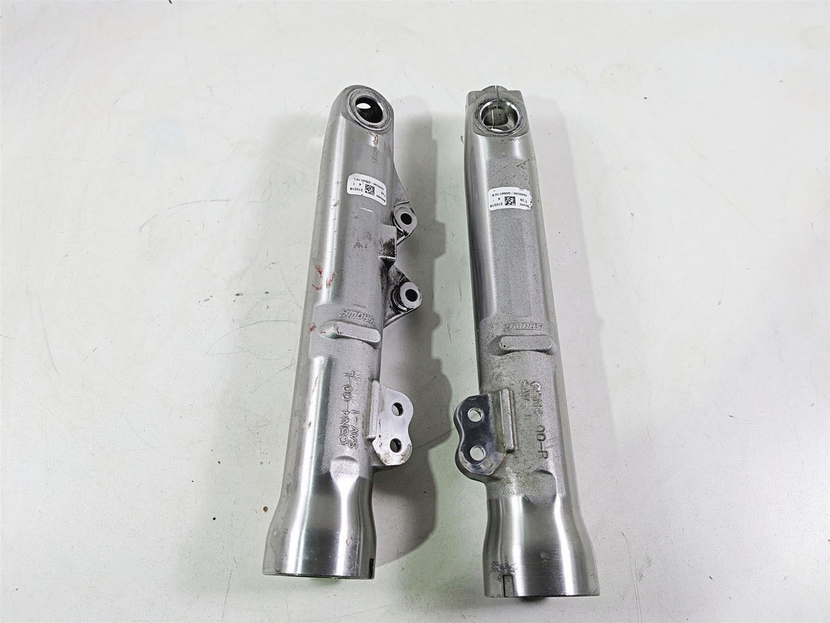 2020 Harley Softail FXST Standard Showa Front Fork Lowers 45400295 45400296 {{ shop.shopifyCountryName }} - Mototech271