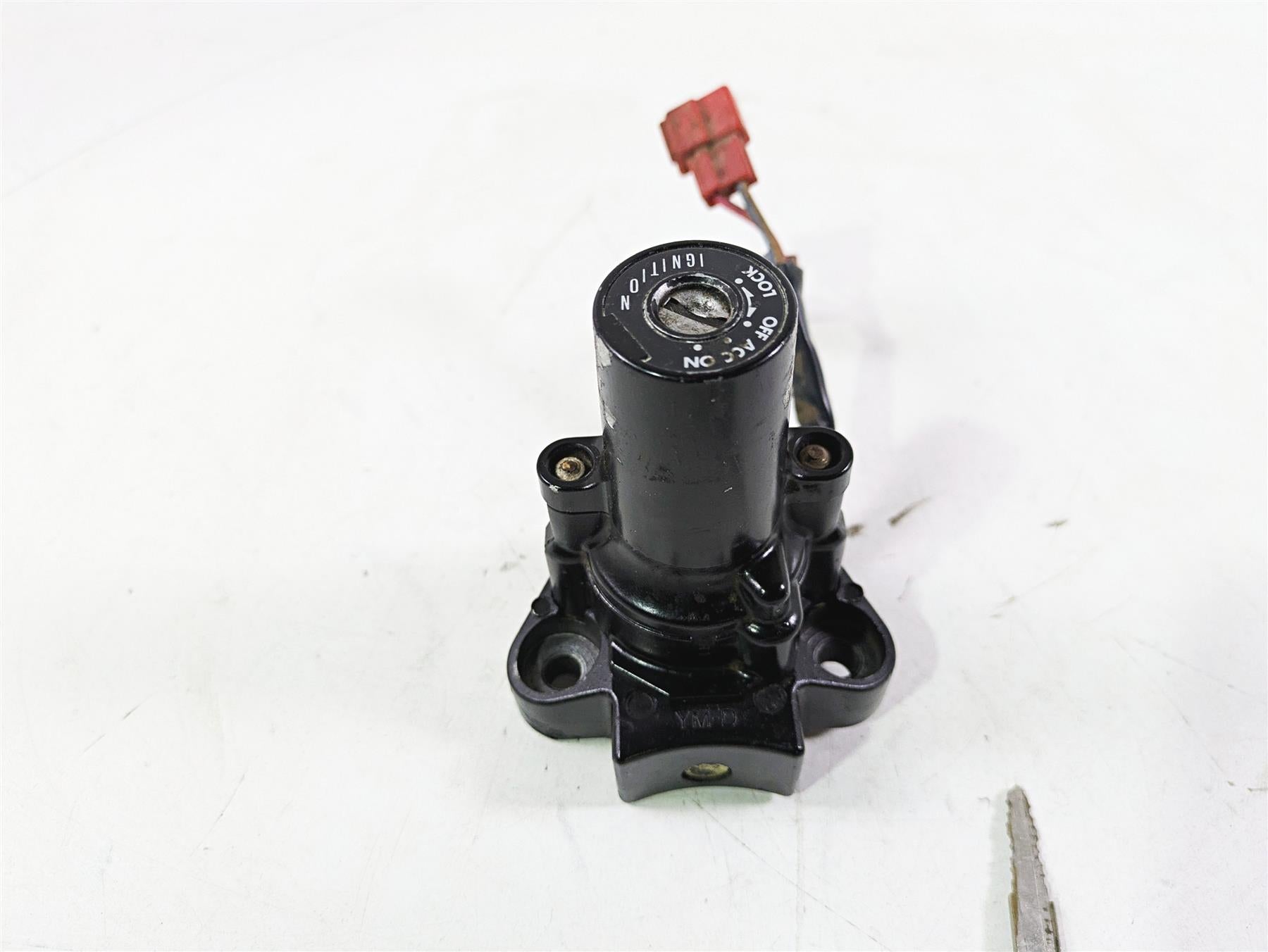 2004 Yamaha XVZ1300 Royal Star Ignition Switch Steering Lock Set 4XY-82501-01-00 {{ shop.shopifyCountryName }} - Mototech271