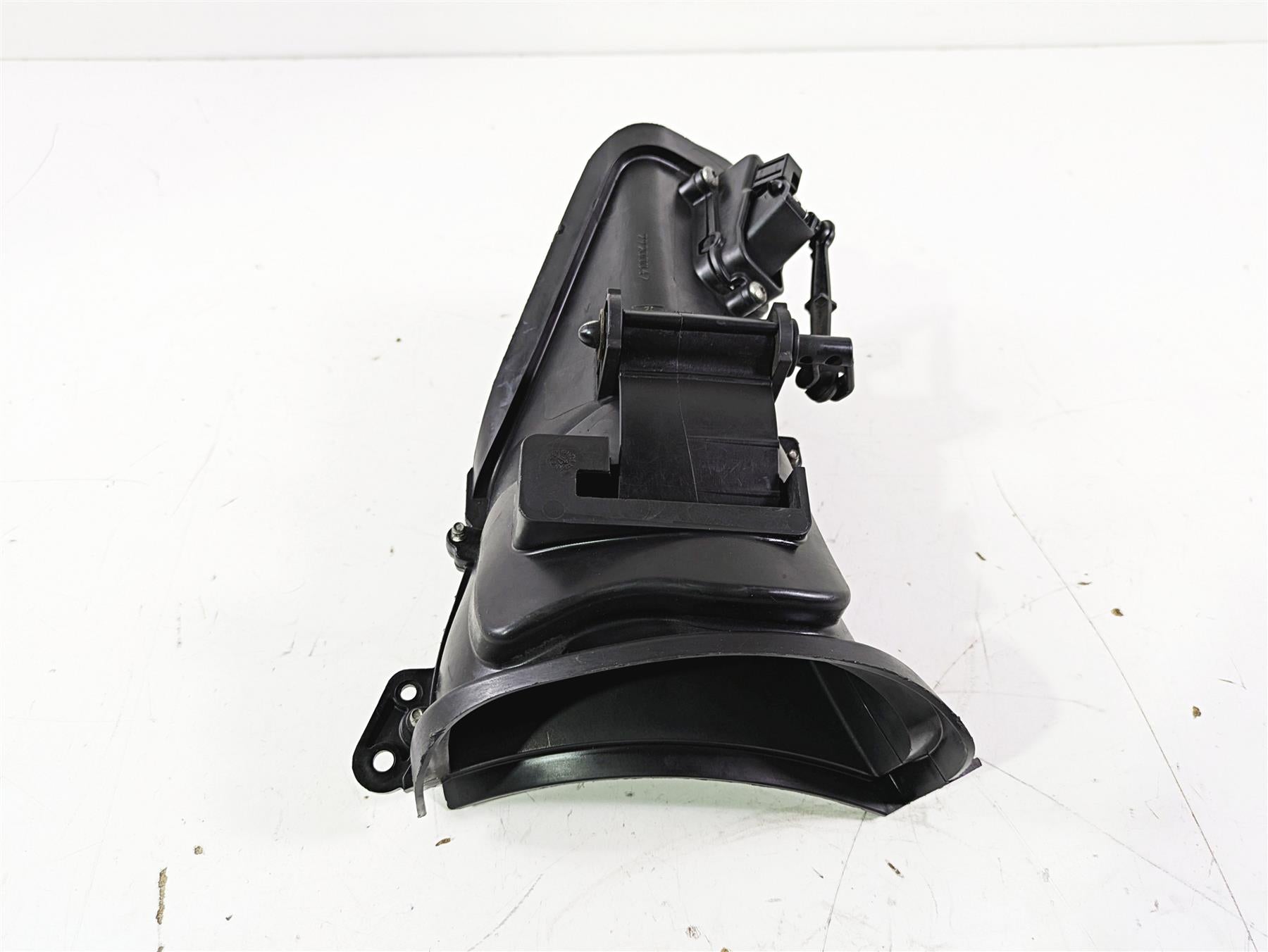 2016 Harley Touring FLTRX Road Glide Right Air Duct Vent Part READ 29200067 | Mototech271