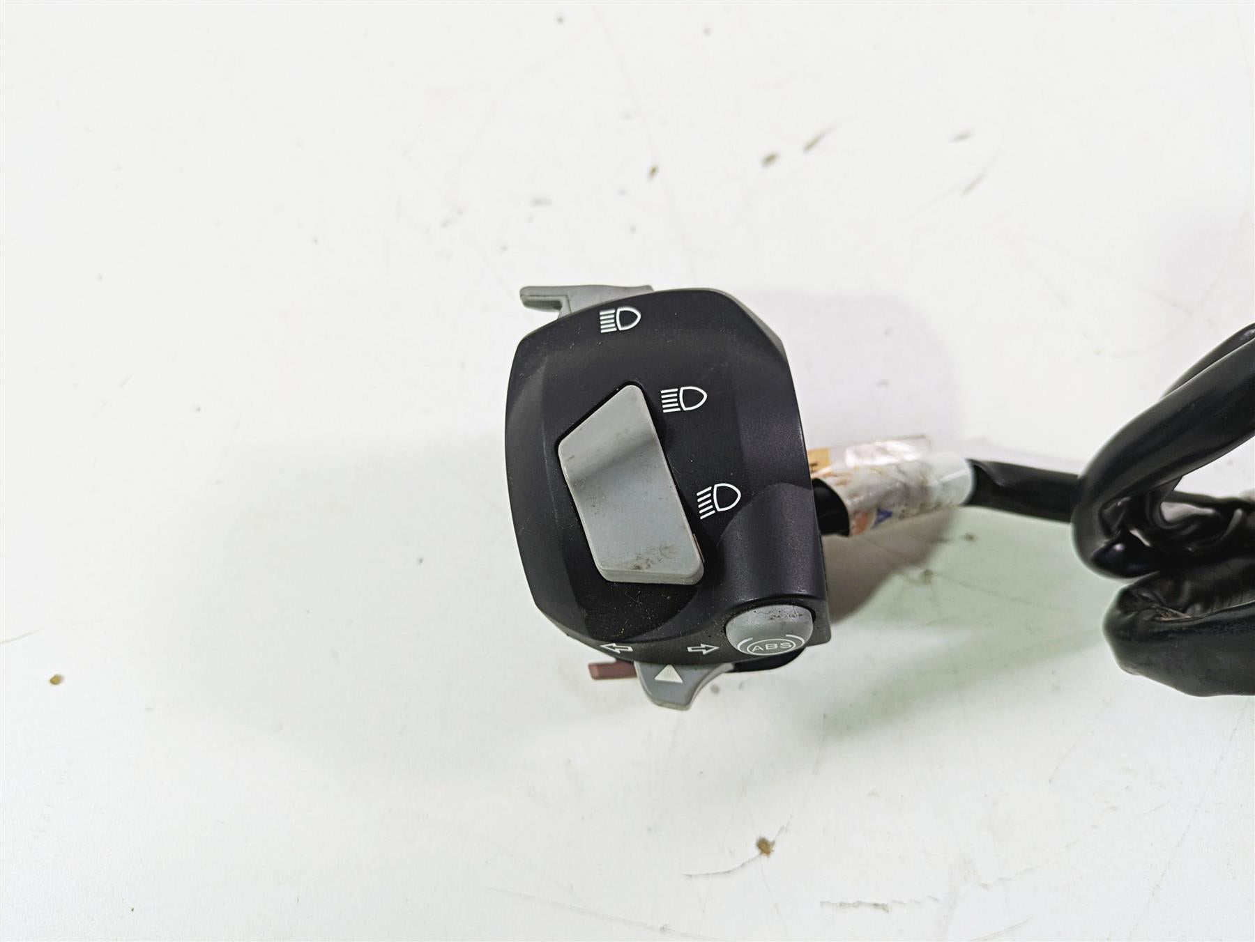 2019 BMW G310GS K02 Left Hand Turn Signal Abs Control Switch 61318569835 {{ shop.shopifyCountryName }} - Mototech271