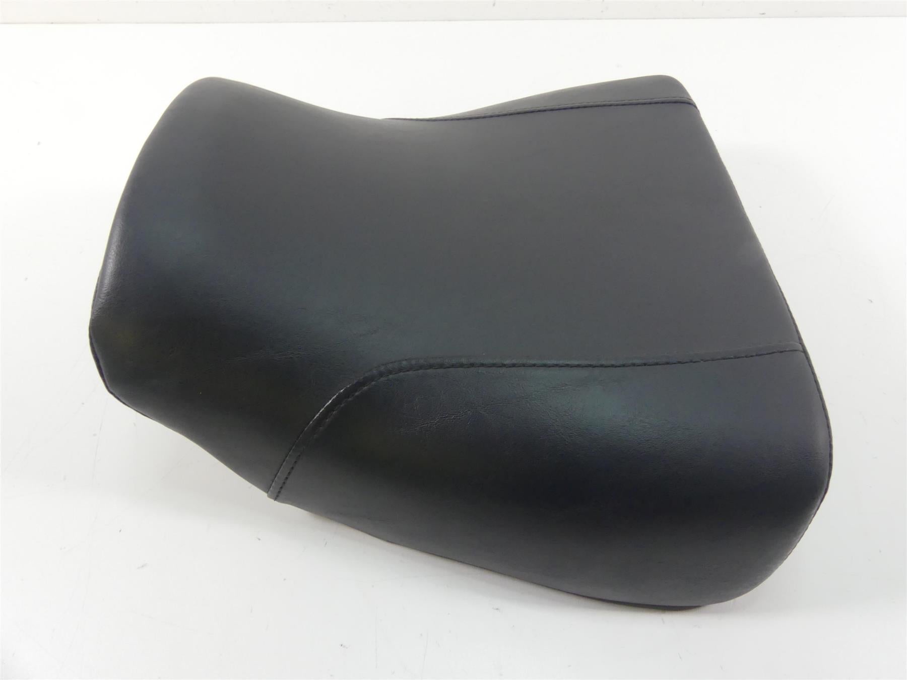 2011 Harley VRSCF Muscle Rod Nice Front Rider Driver Seat Saddle 52433-09 {{ shop.shopifyCountryName }} - Mototech271