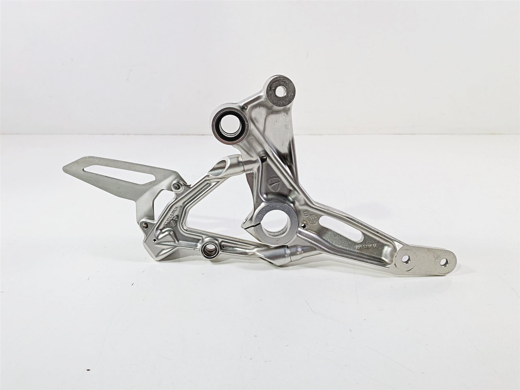 2017 Ducati Panigale 1299 Left Front Foot Peg & Frame Mount 82431861A 8291E061A-Mototech271