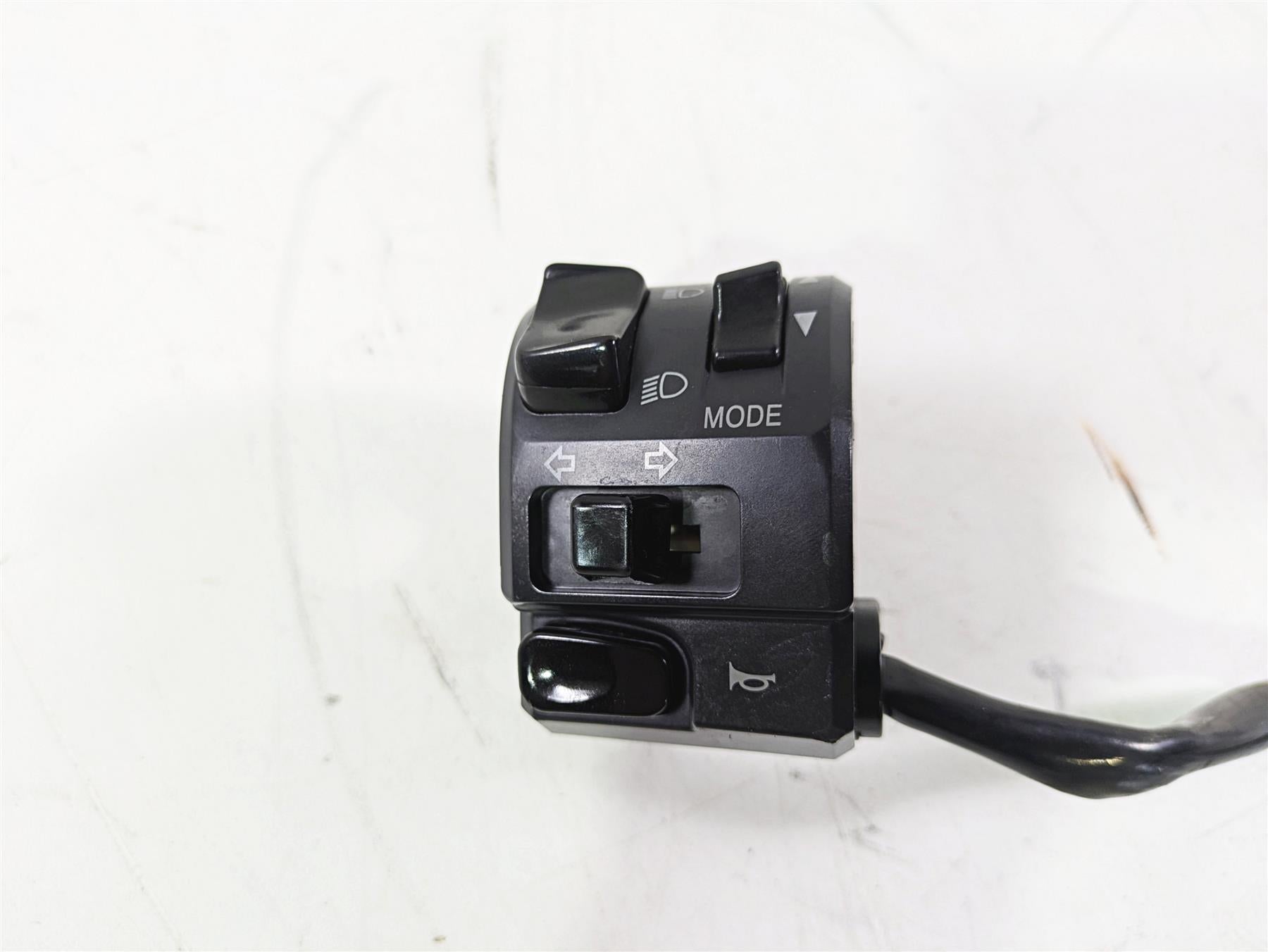 2009 Ducati Monster 1100 S Left Hand Light Horn Control Switch 65110101A {{ shop.shopifyCountryName }} - Mototech271