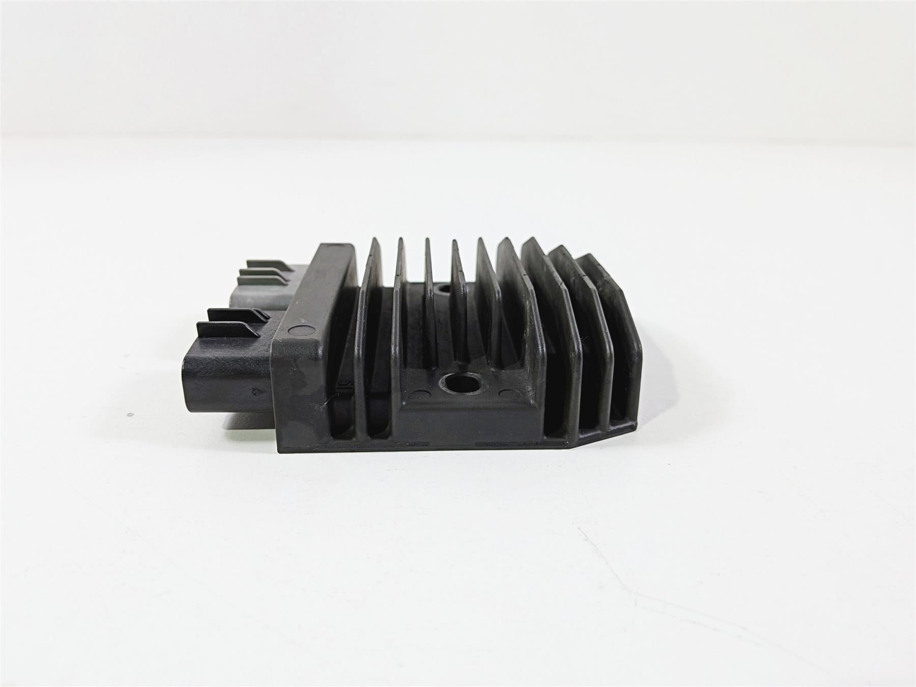2022 Triumph Tiger 900 GT Pro Rectifier Voltage Regulator T1300675 FH027AA {{ shop.shopifyCountryName }} - Mototech271
